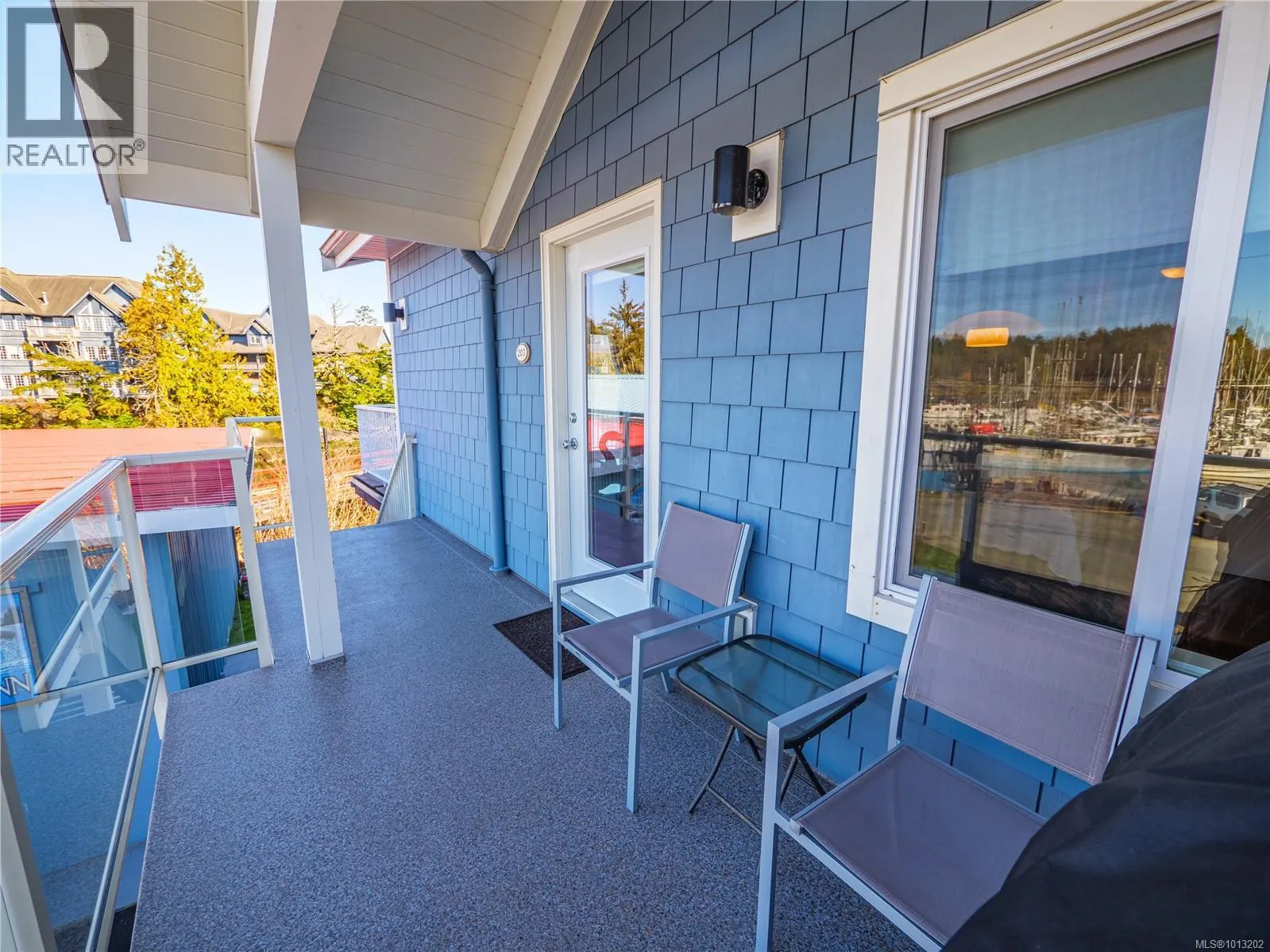 153 Hemlock St