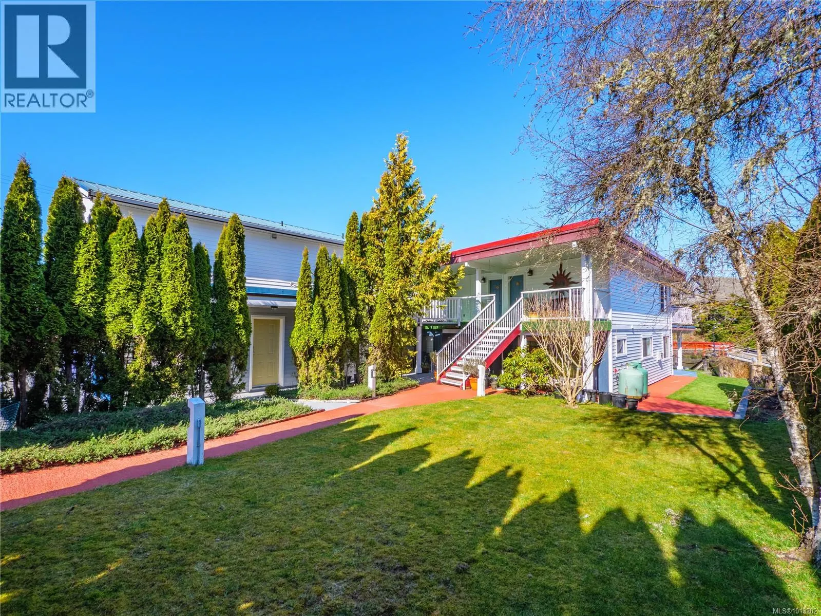 153 Hemlock St