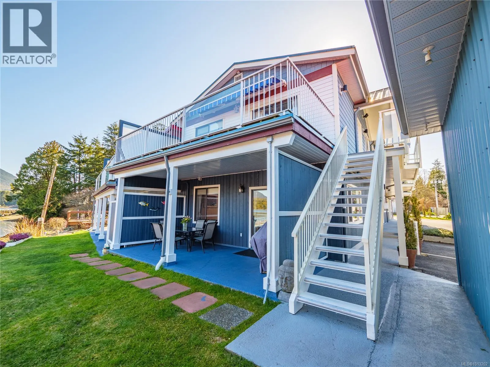 153 Hemlock St
