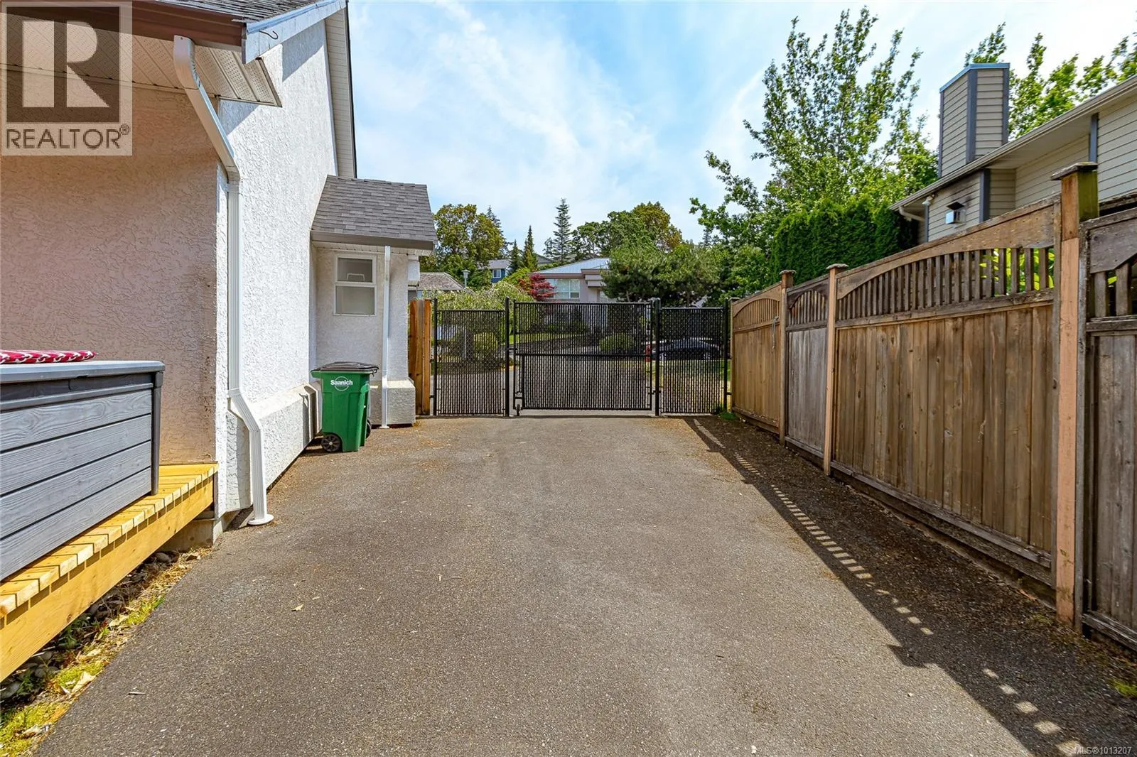 772 Wesley Crt