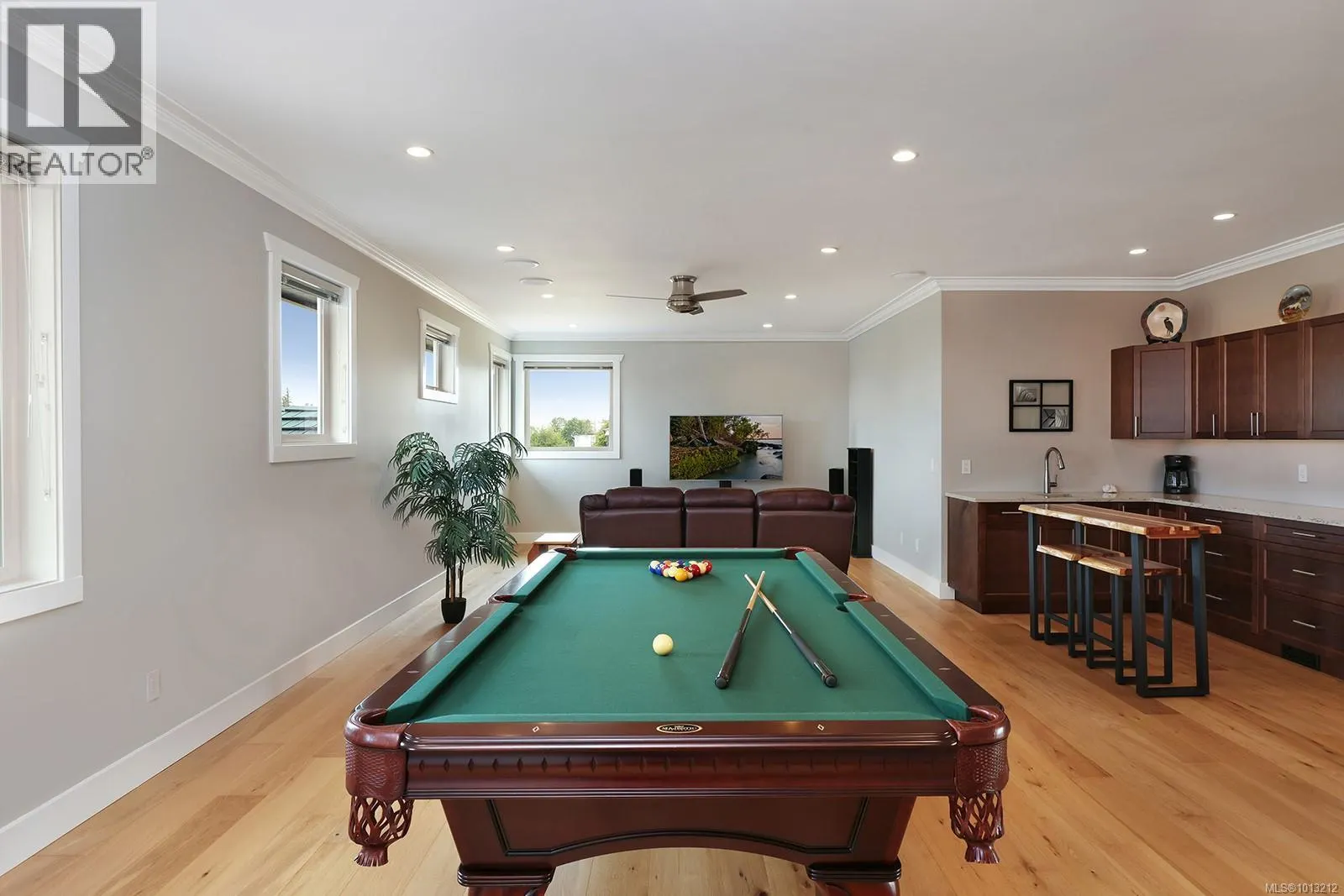200 Connemara Rd