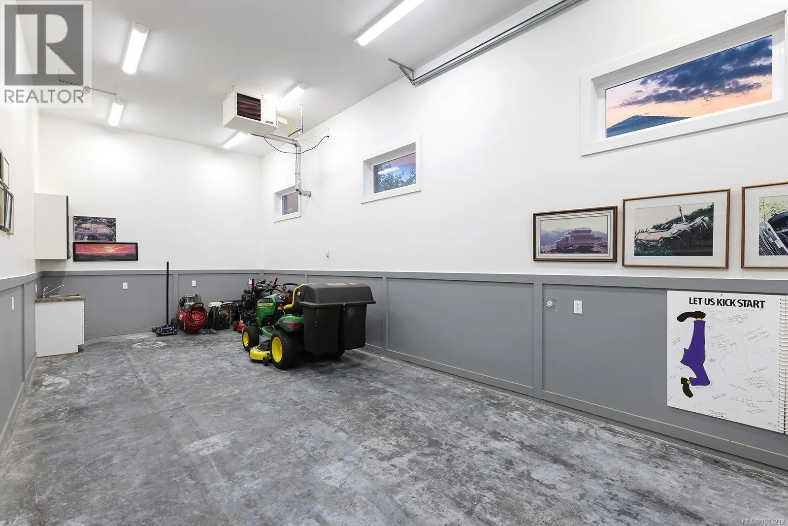 200 Connemara Rd
