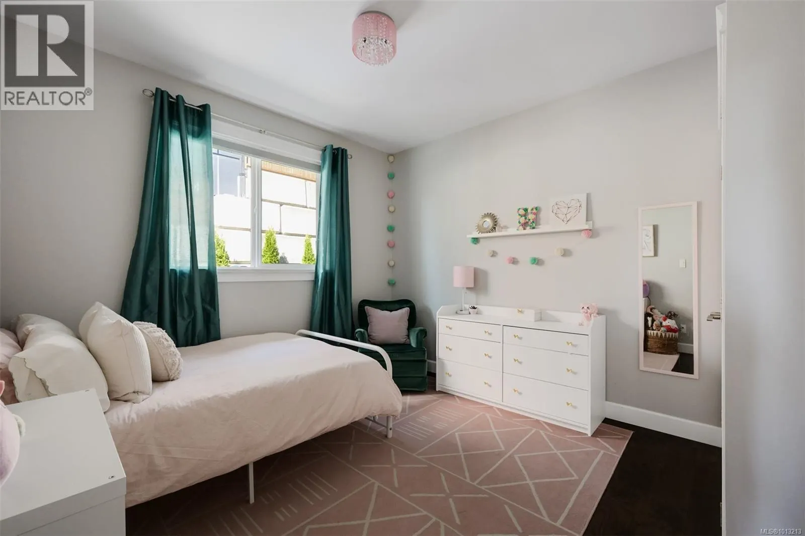 856 Hayden Pl