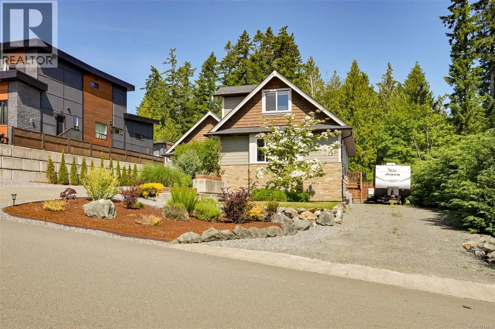 856 Hayden Pl
