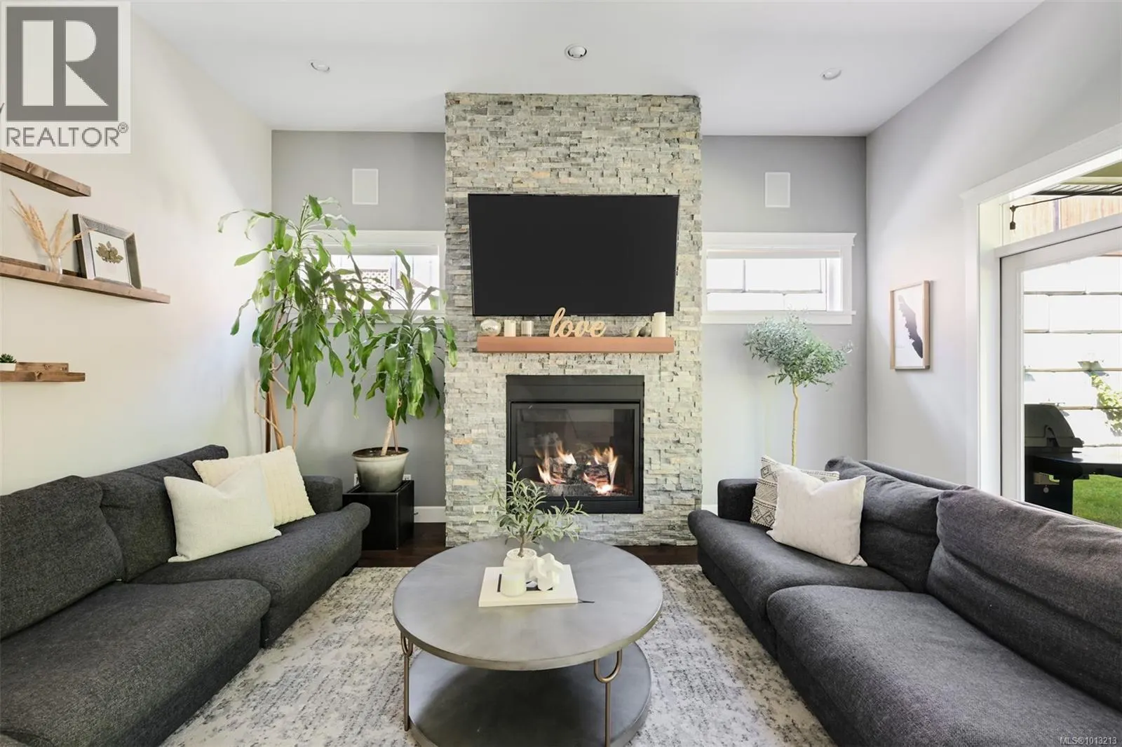856 Hayden Pl
