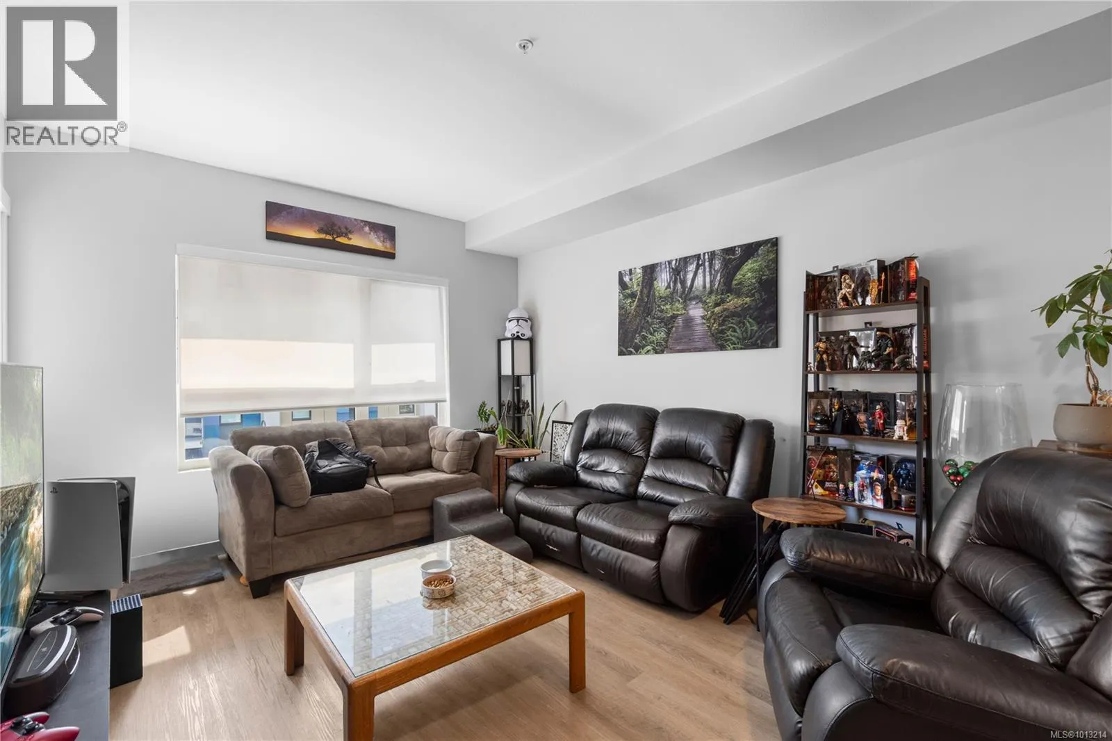 302 164 Alberni Hwy
