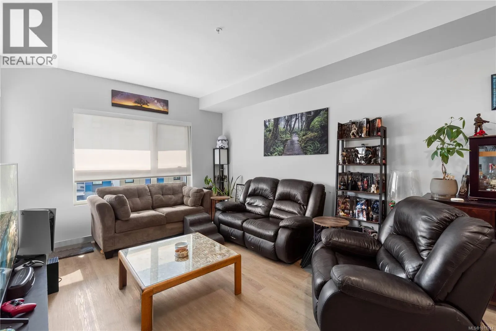 302 164 Alberni Hwy