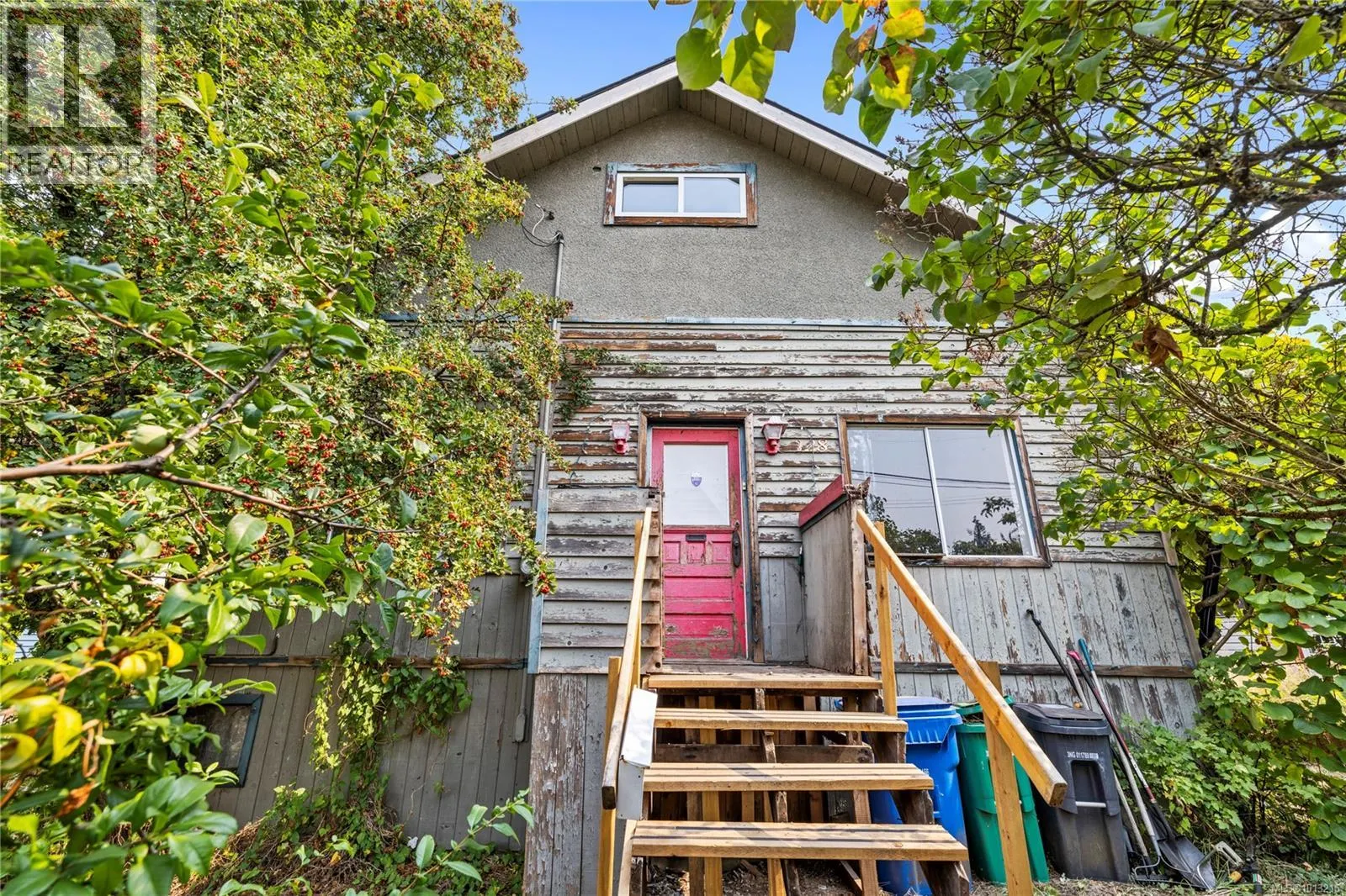 128 Craig St