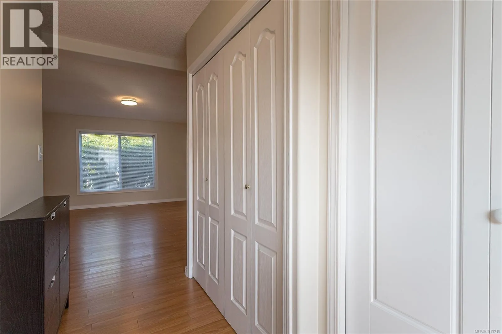 90 3835 Maplewood Dr