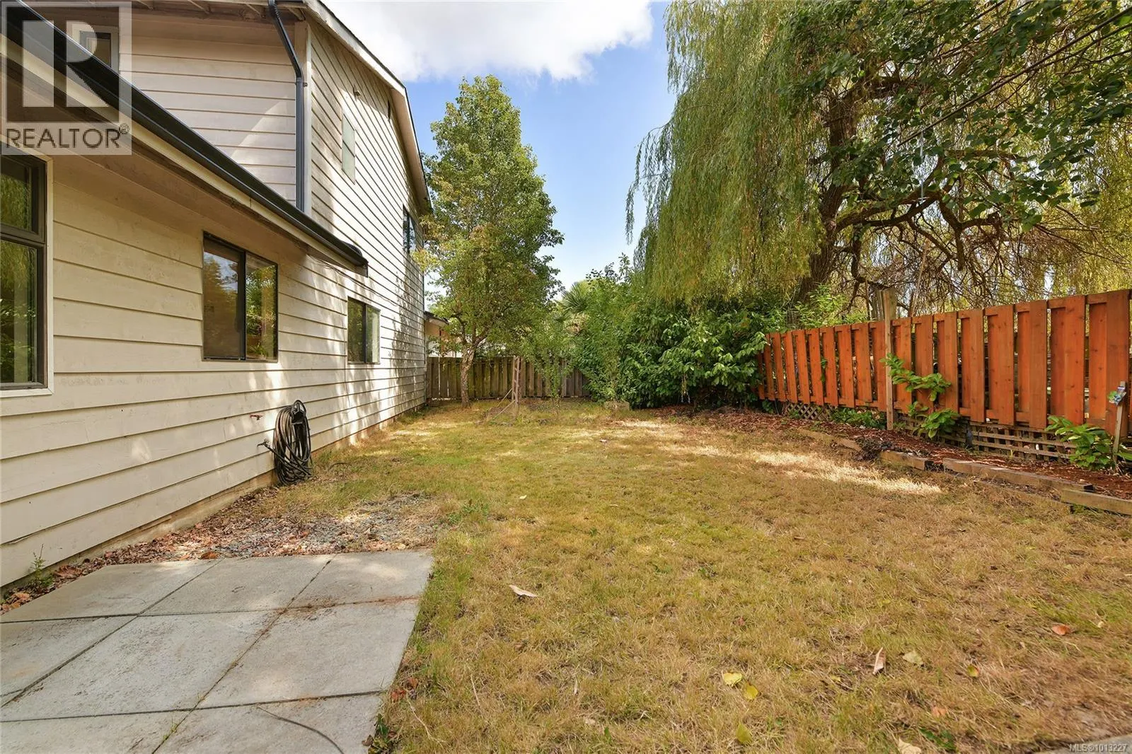 7037 WALLACE Dr