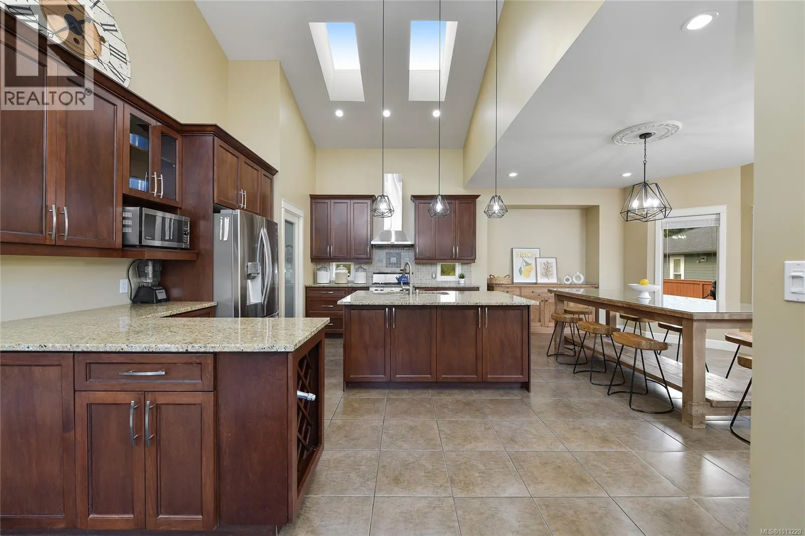 601 Sentinel Dr