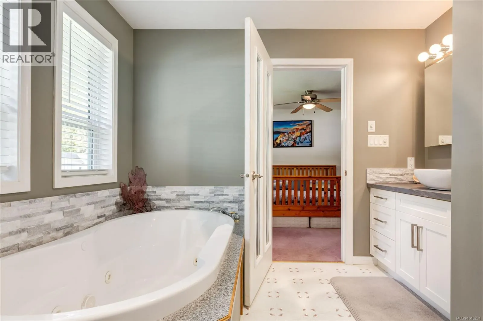 1356 Meadowood Way