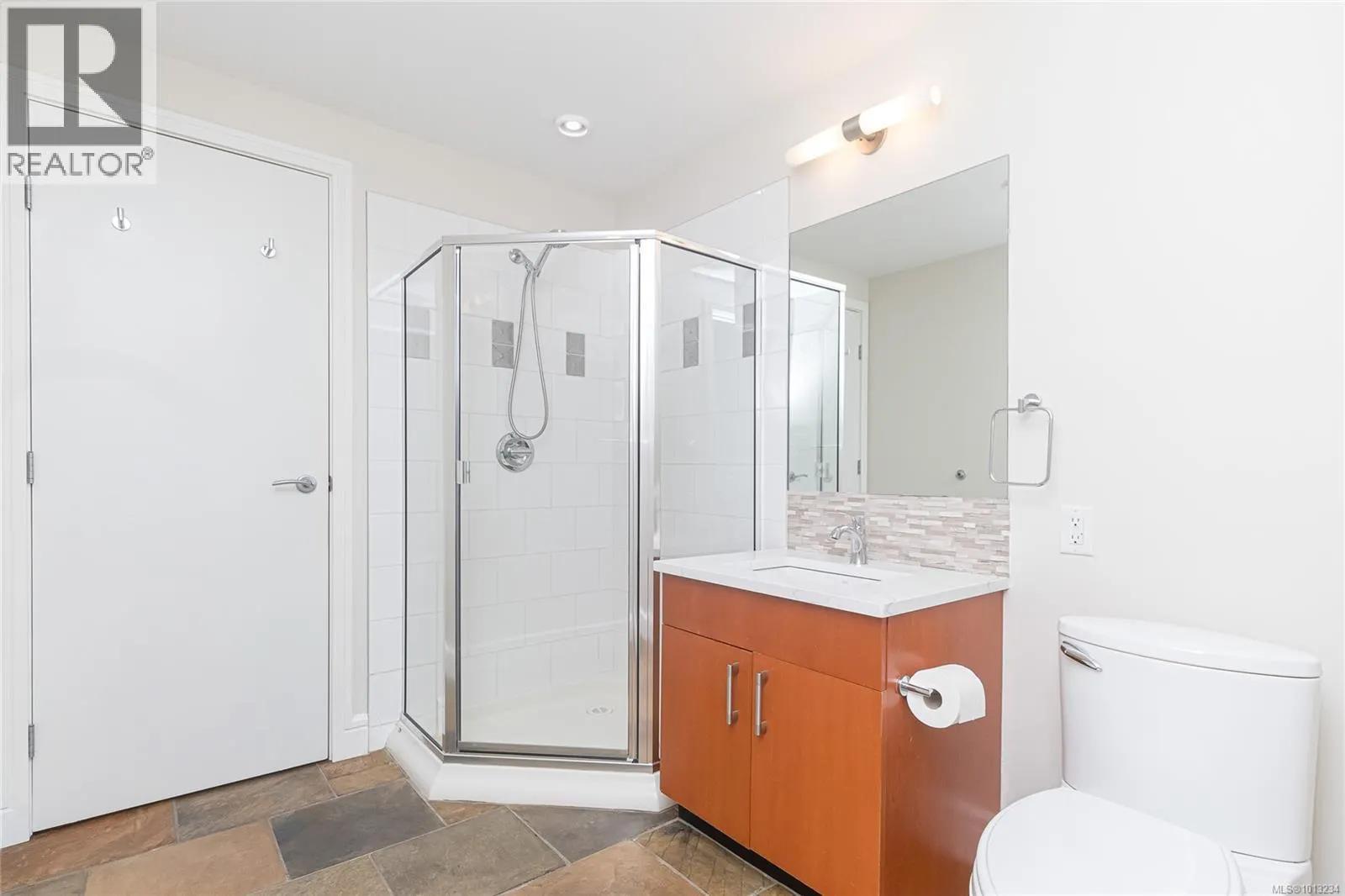 303 1325 Bear Mountain Pkwy