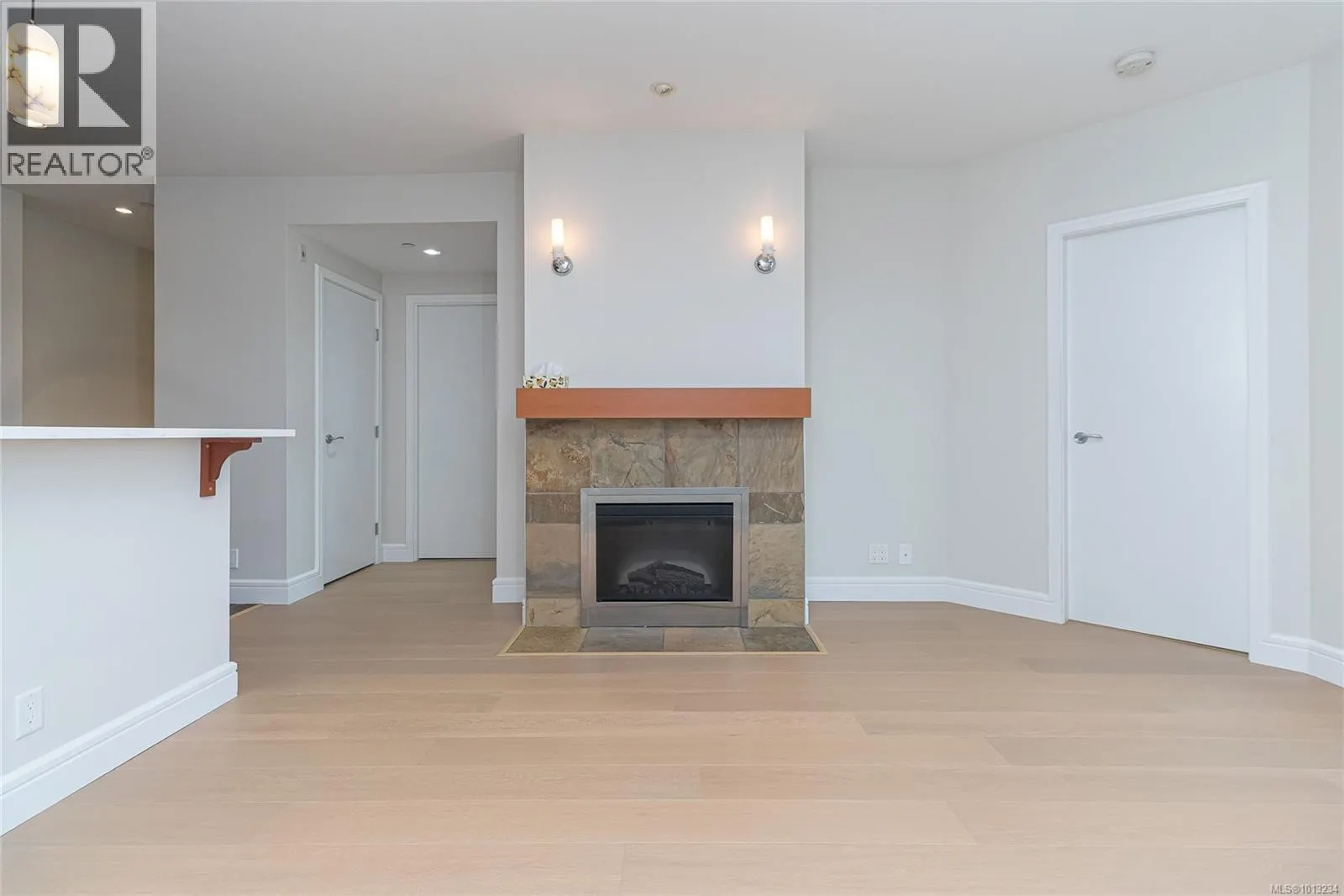 303 1325 Bear Mountain Pkwy