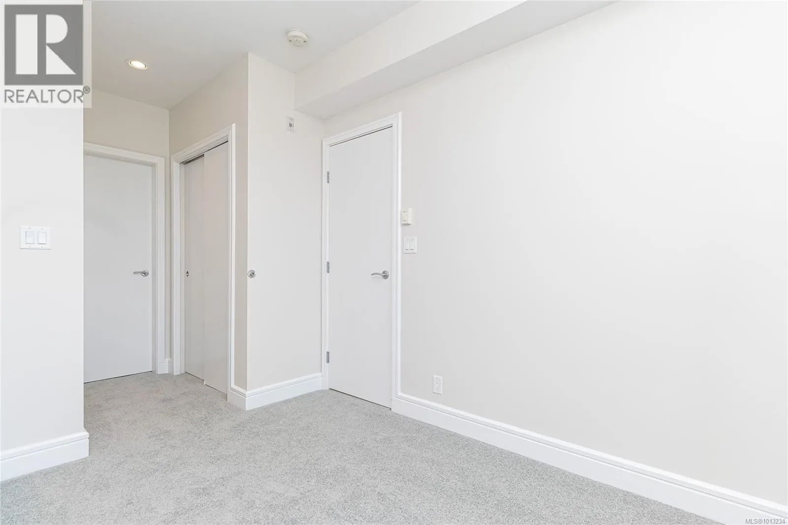 303 1325 Bear Mountain Pkwy