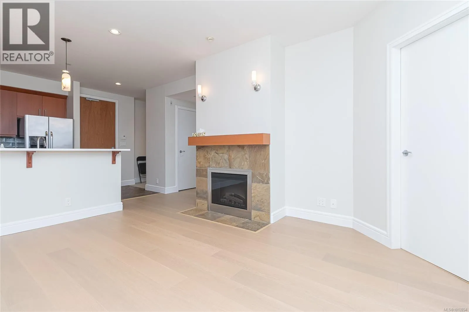 303 1325 Bear Mountain Pkwy