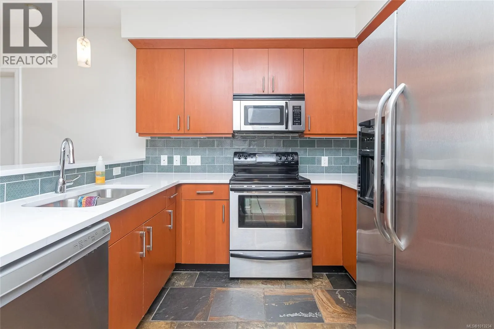 303 1325 Bear Mountain Pkwy