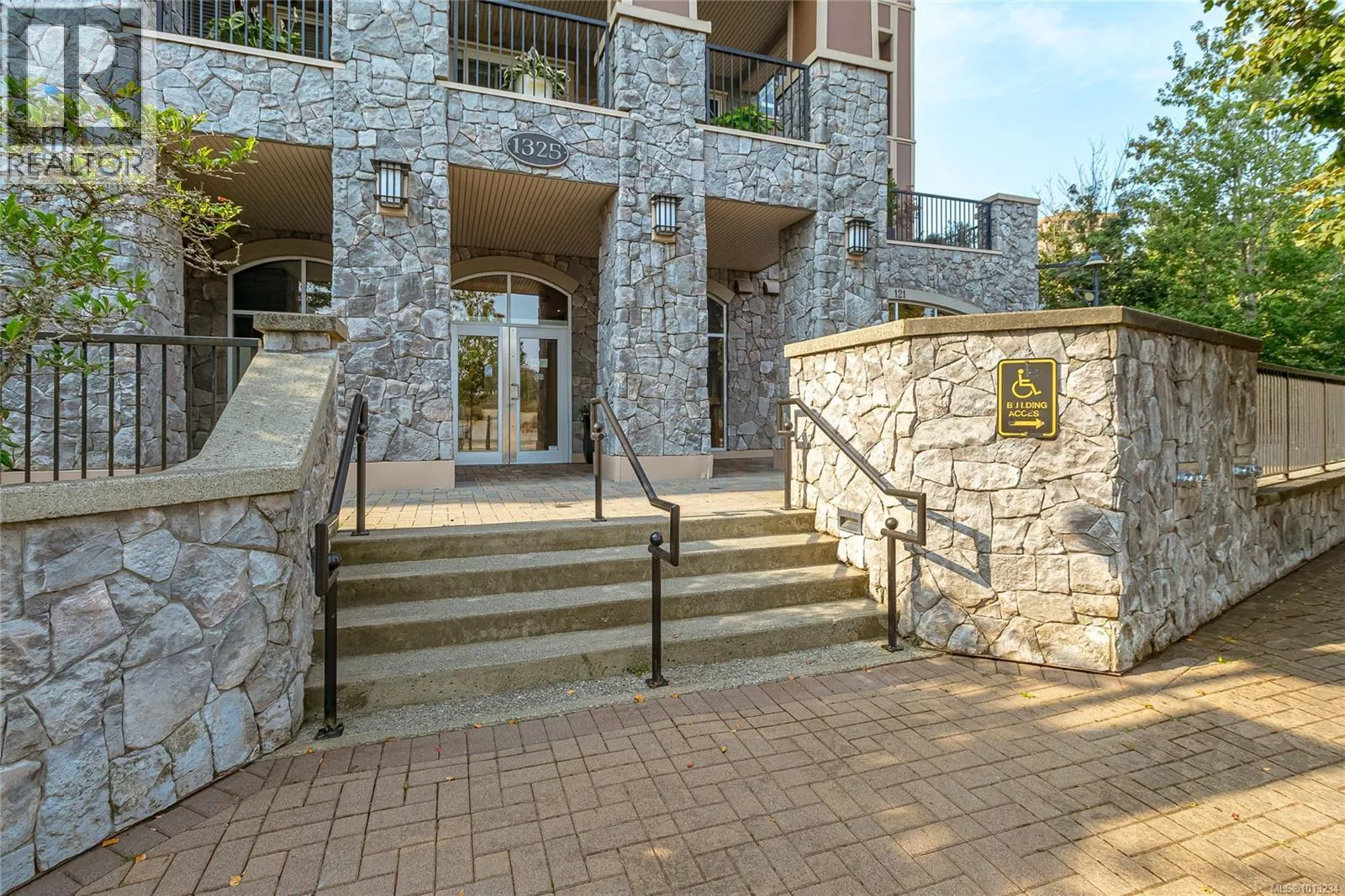 303 1325 Bear Mountain Pkwy