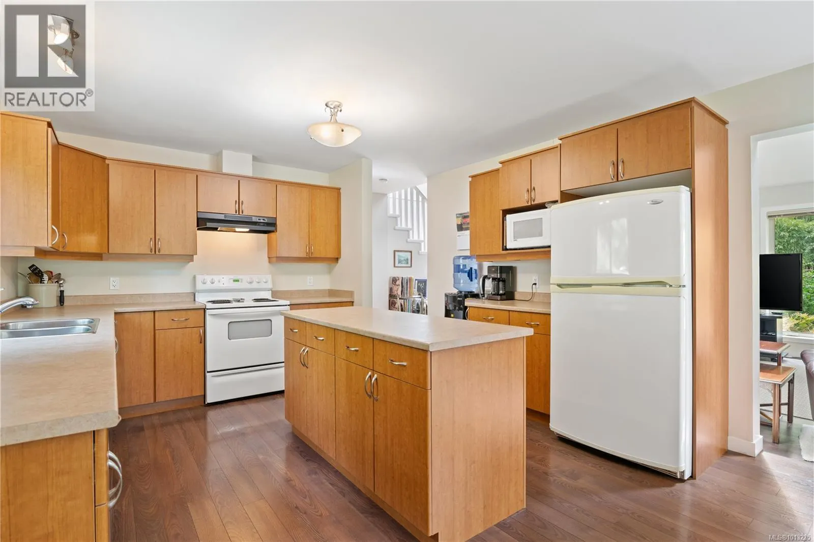 1765 Shawnigan Lake Rd