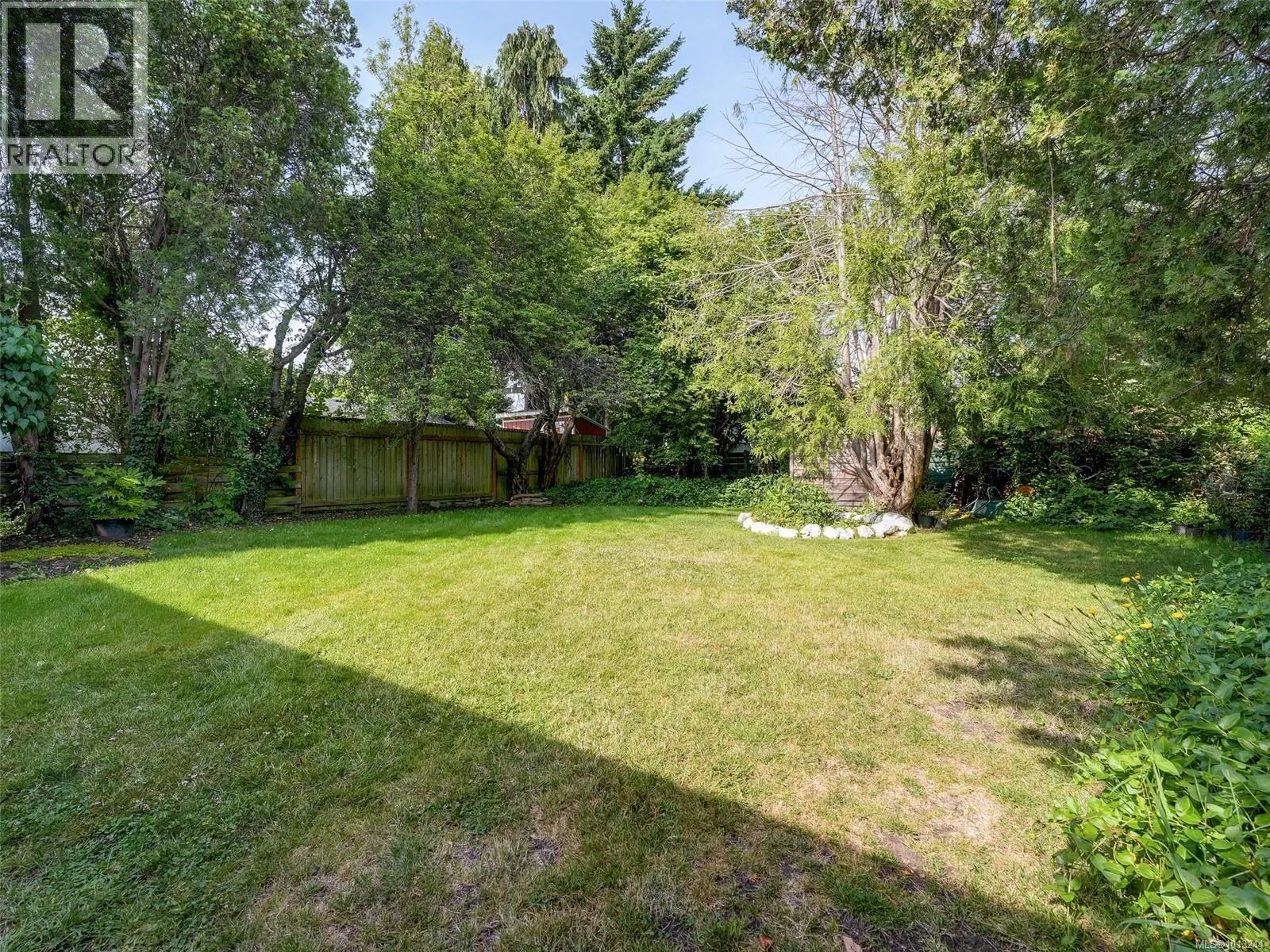 1728 Foul Bay Rd