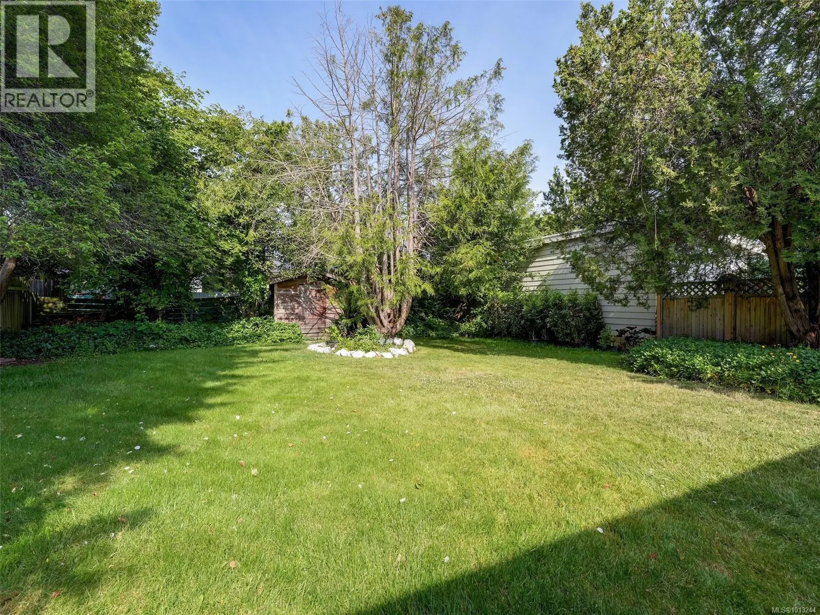 1728 Foul Bay Rd