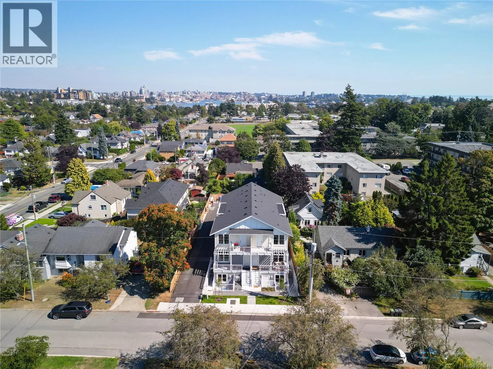 302 483 South Joffre St