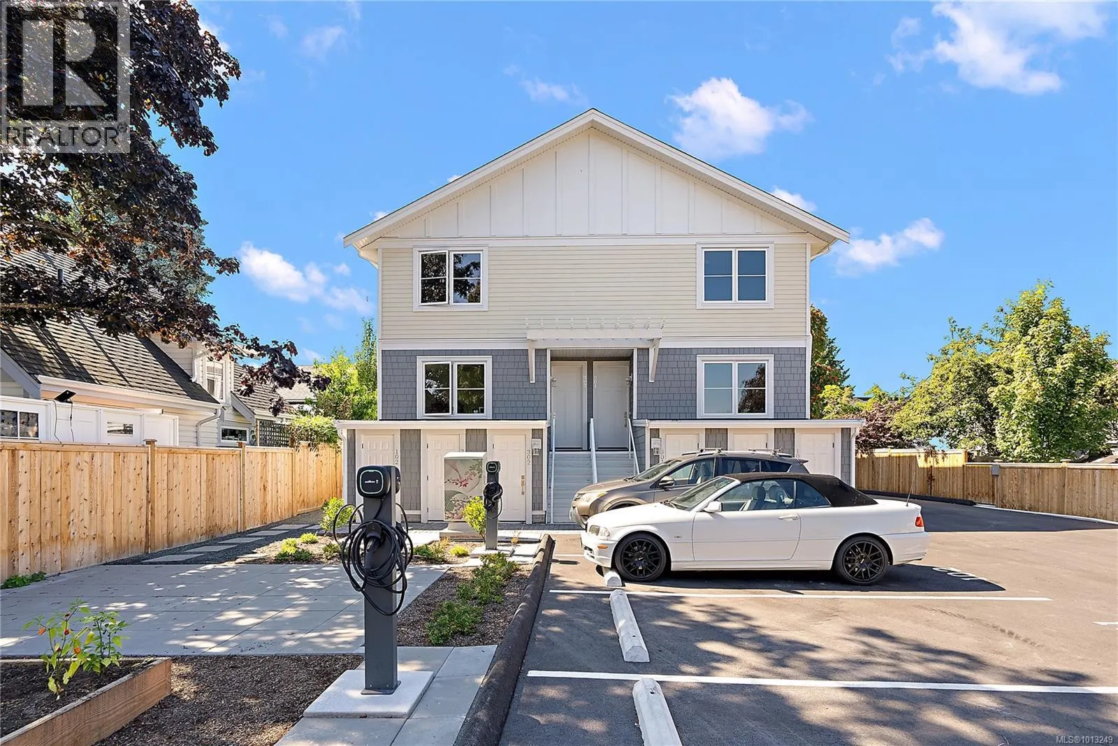 302 483 South Joffre St