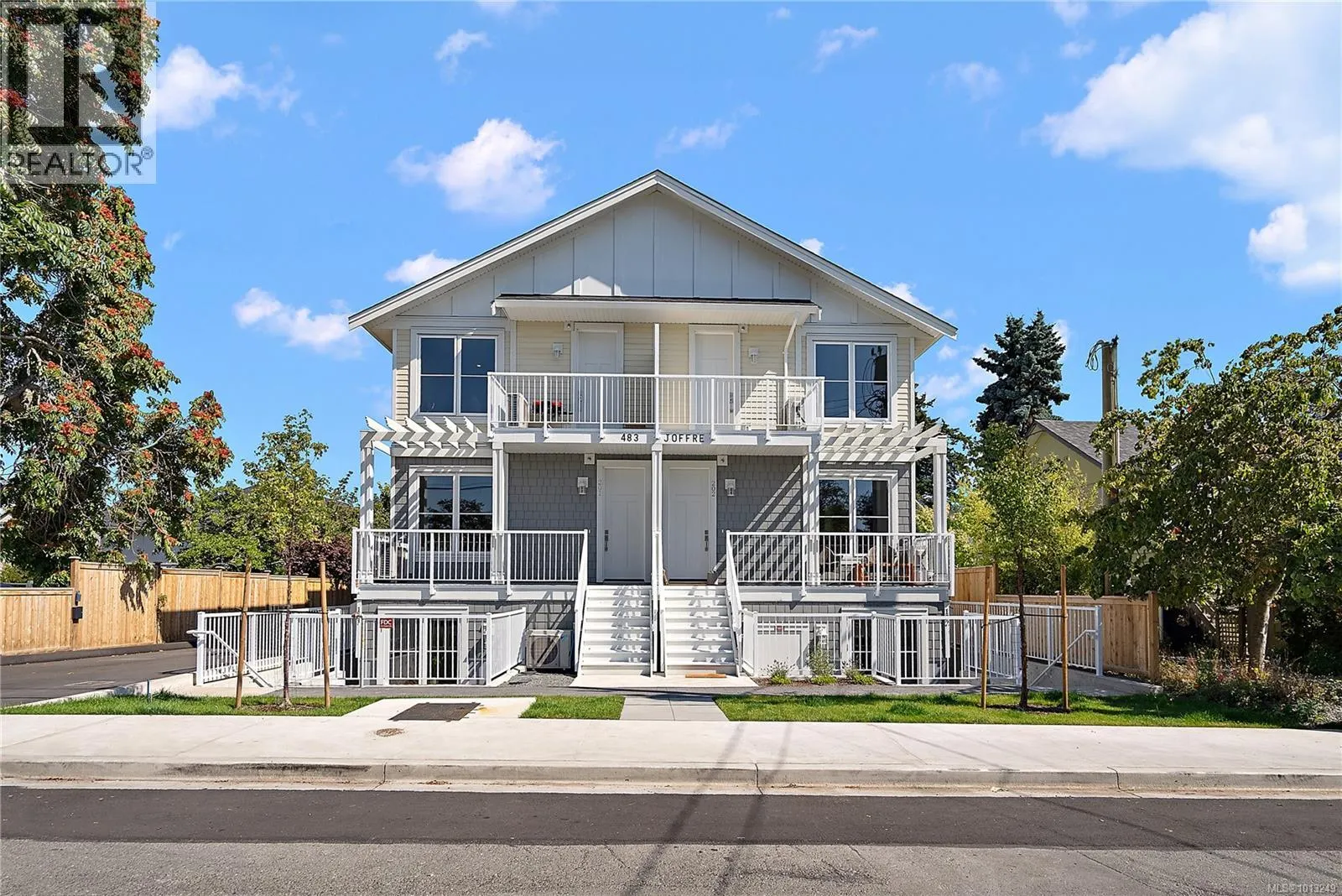 302 483 South Joffre St