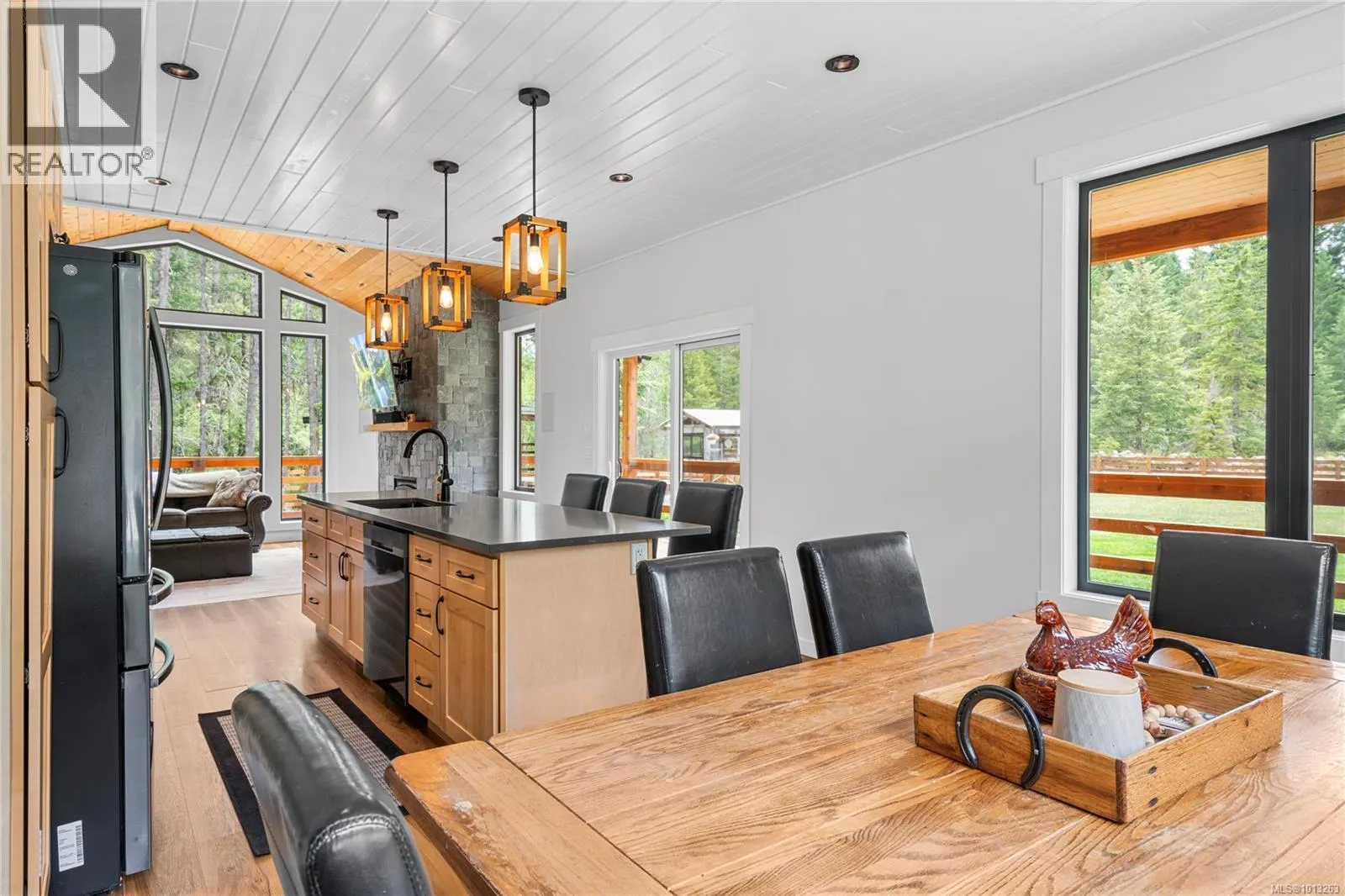 2715 Nanaimo River Rd