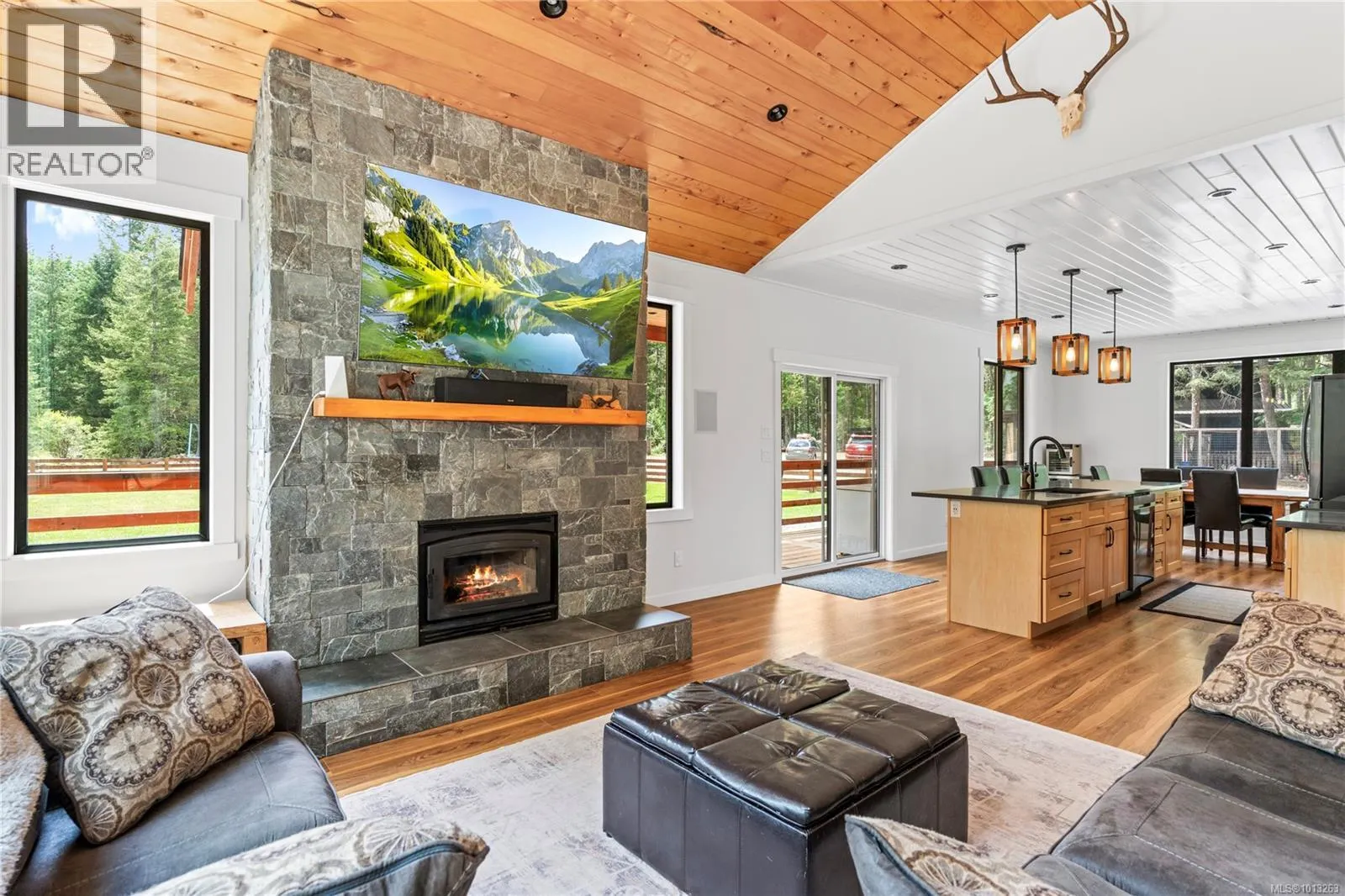 2715 Nanaimo River Rd