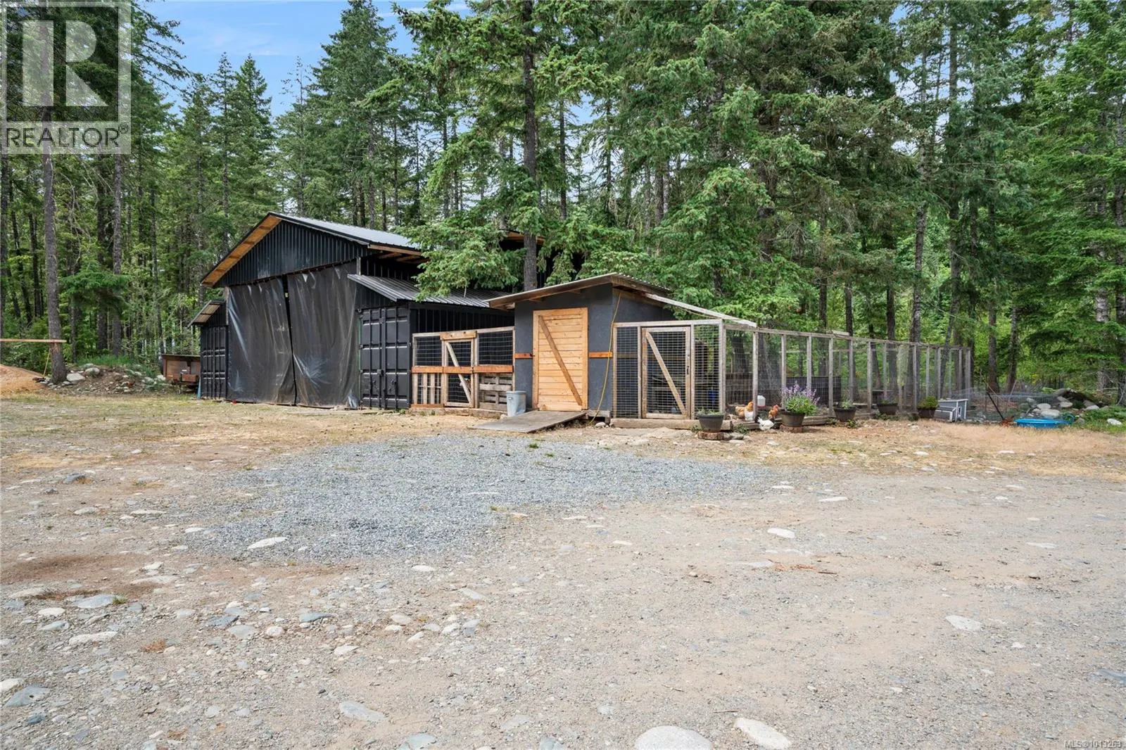 2715 Nanaimo River Rd