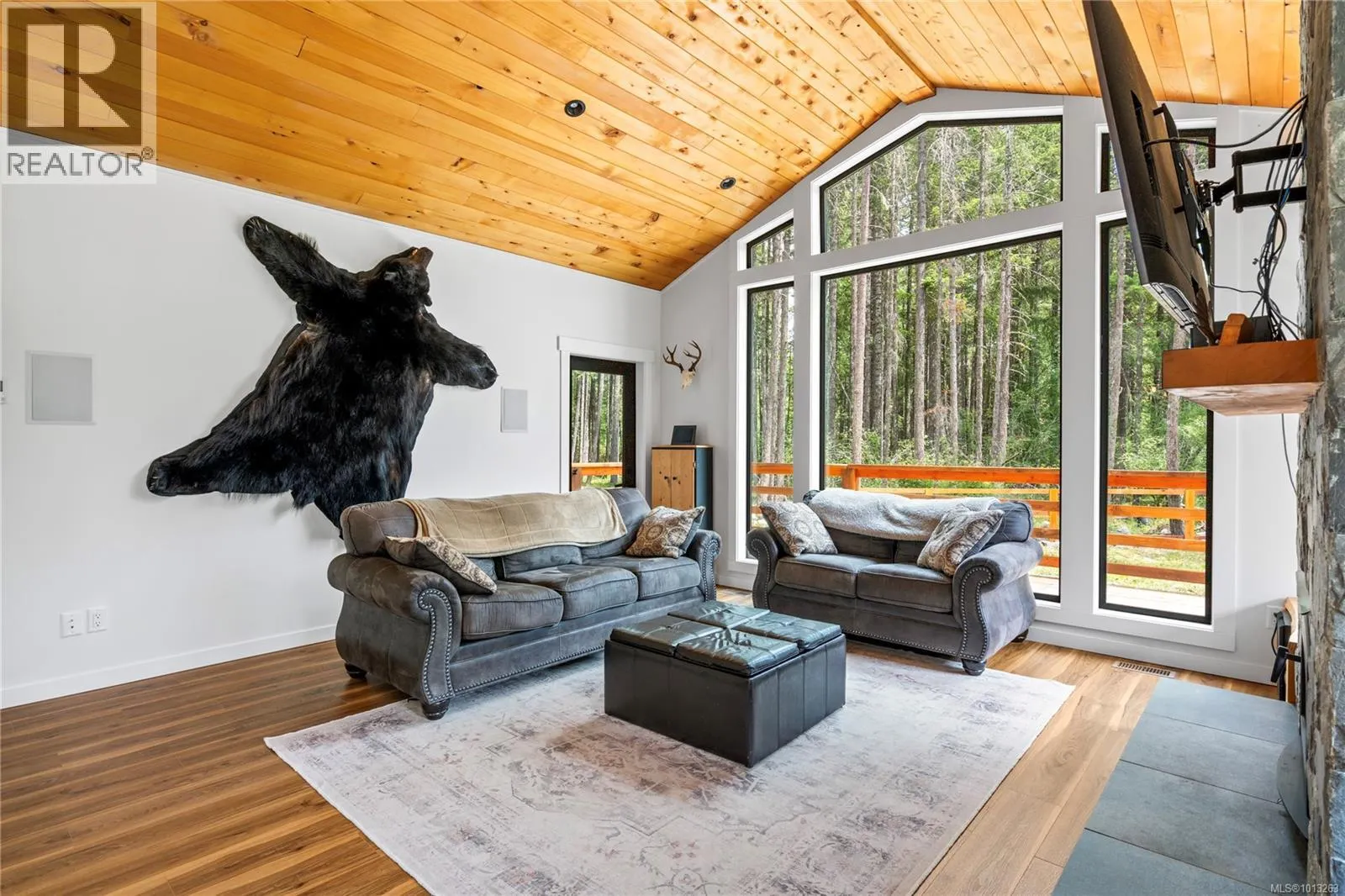 2715 Nanaimo River Rd