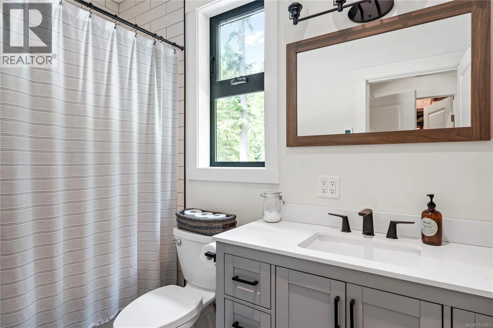 2715 Nanaimo River Rd