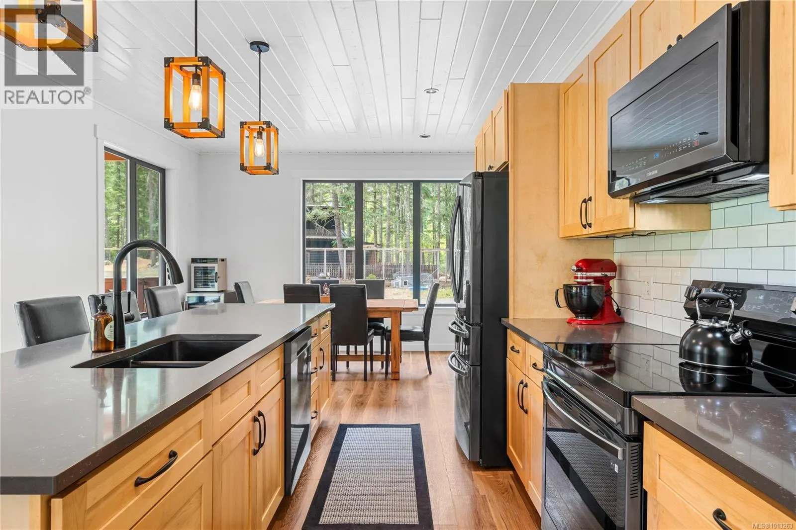 2715 Nanaimo River Rd