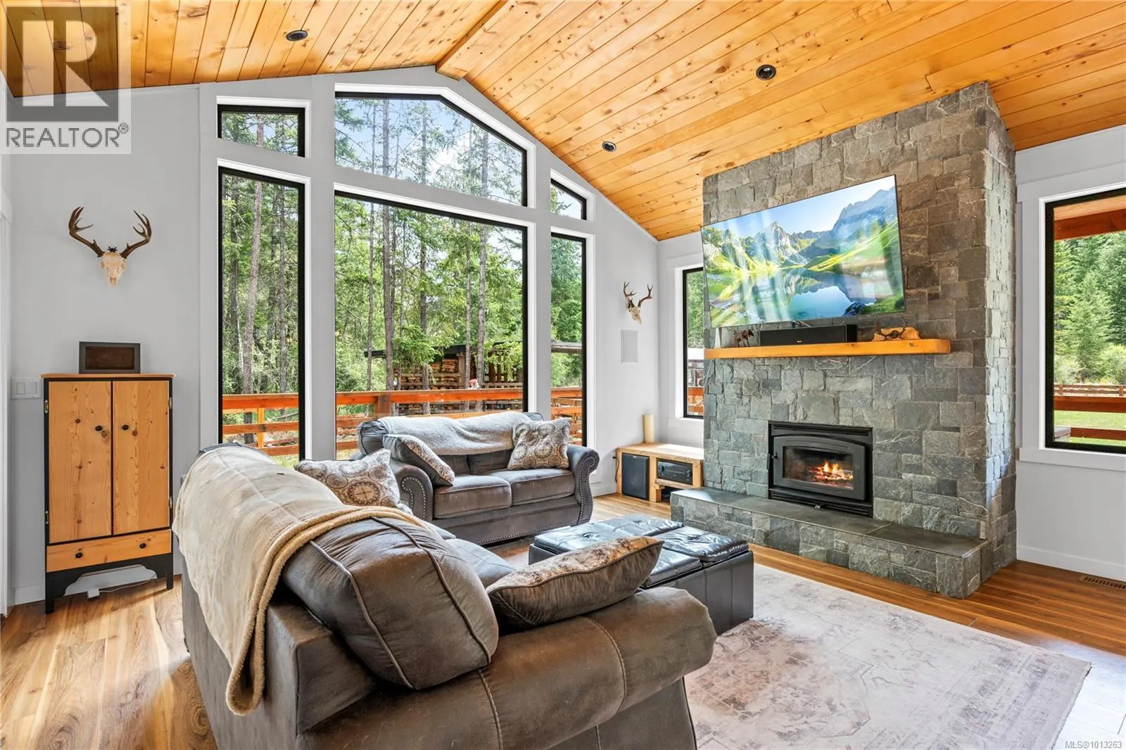 2715 Nanaimo River Rd