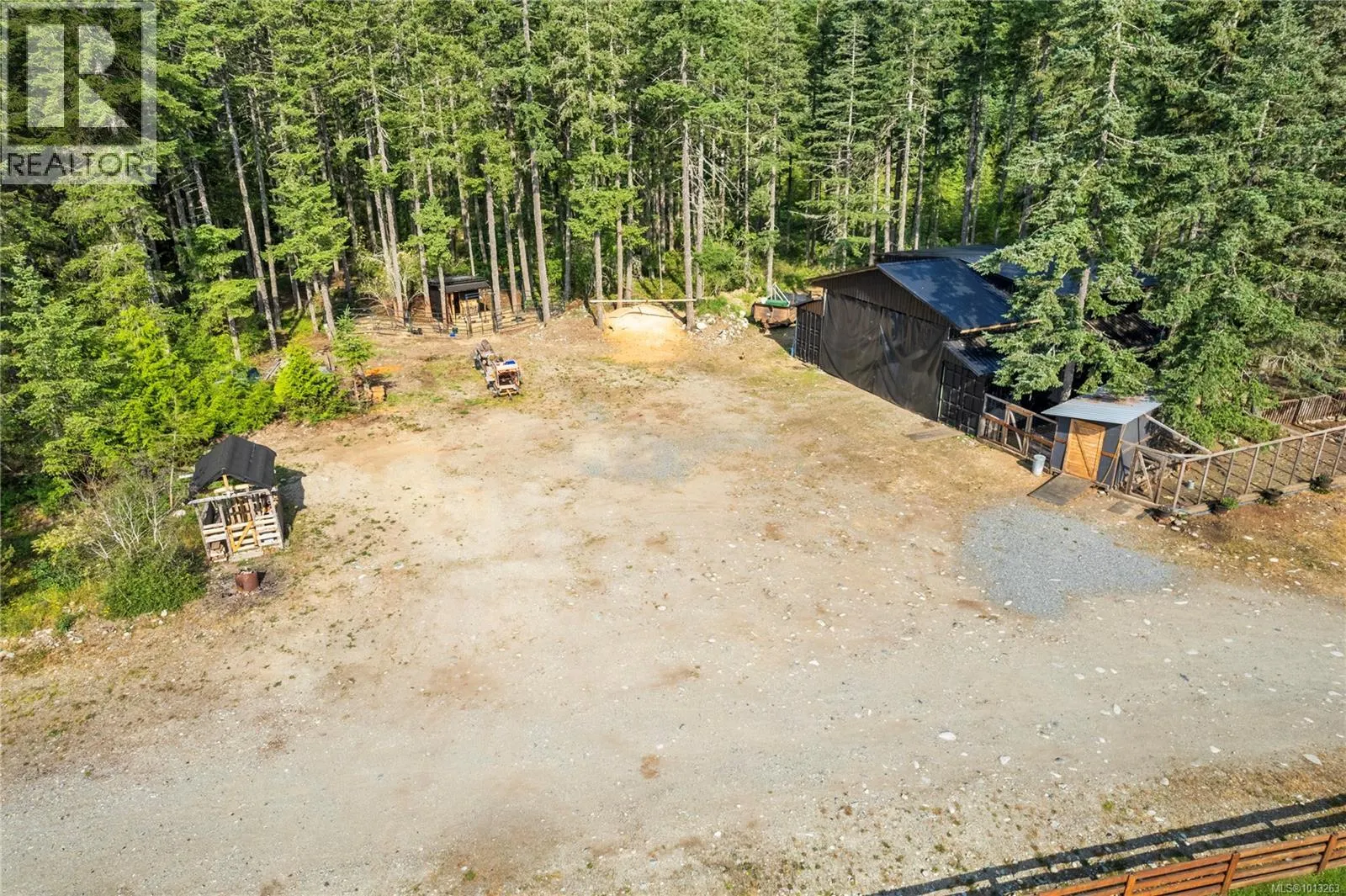 2715 Nanaimo River Rd