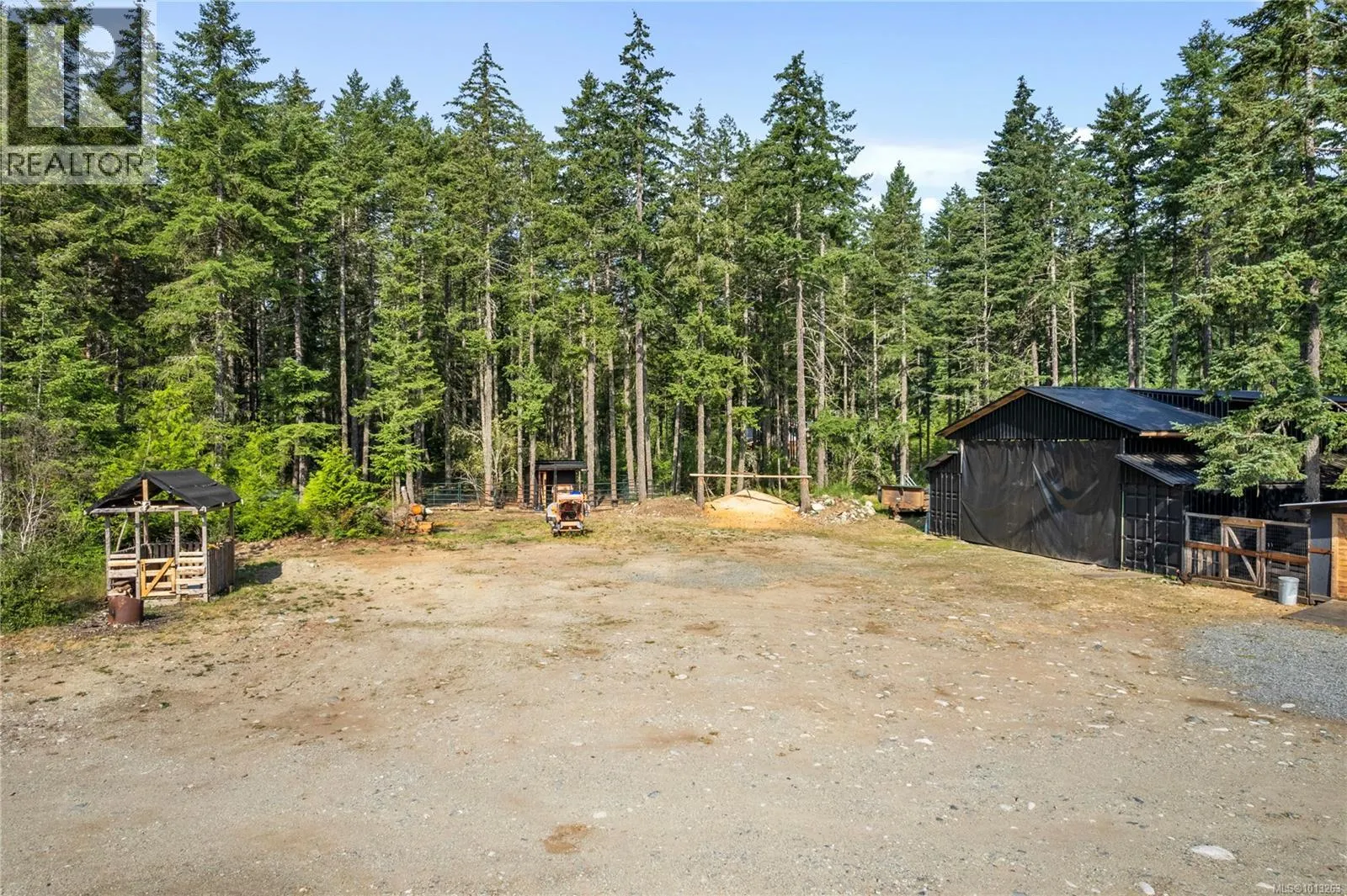 2715 Nanaimo River Rd