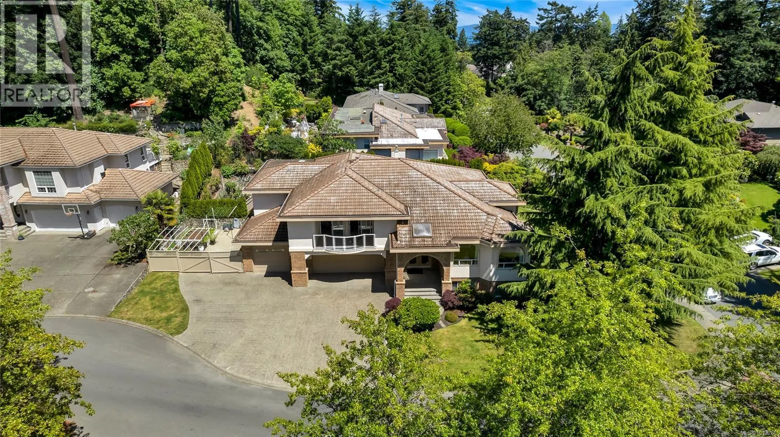 948 Boulderwood Rise
