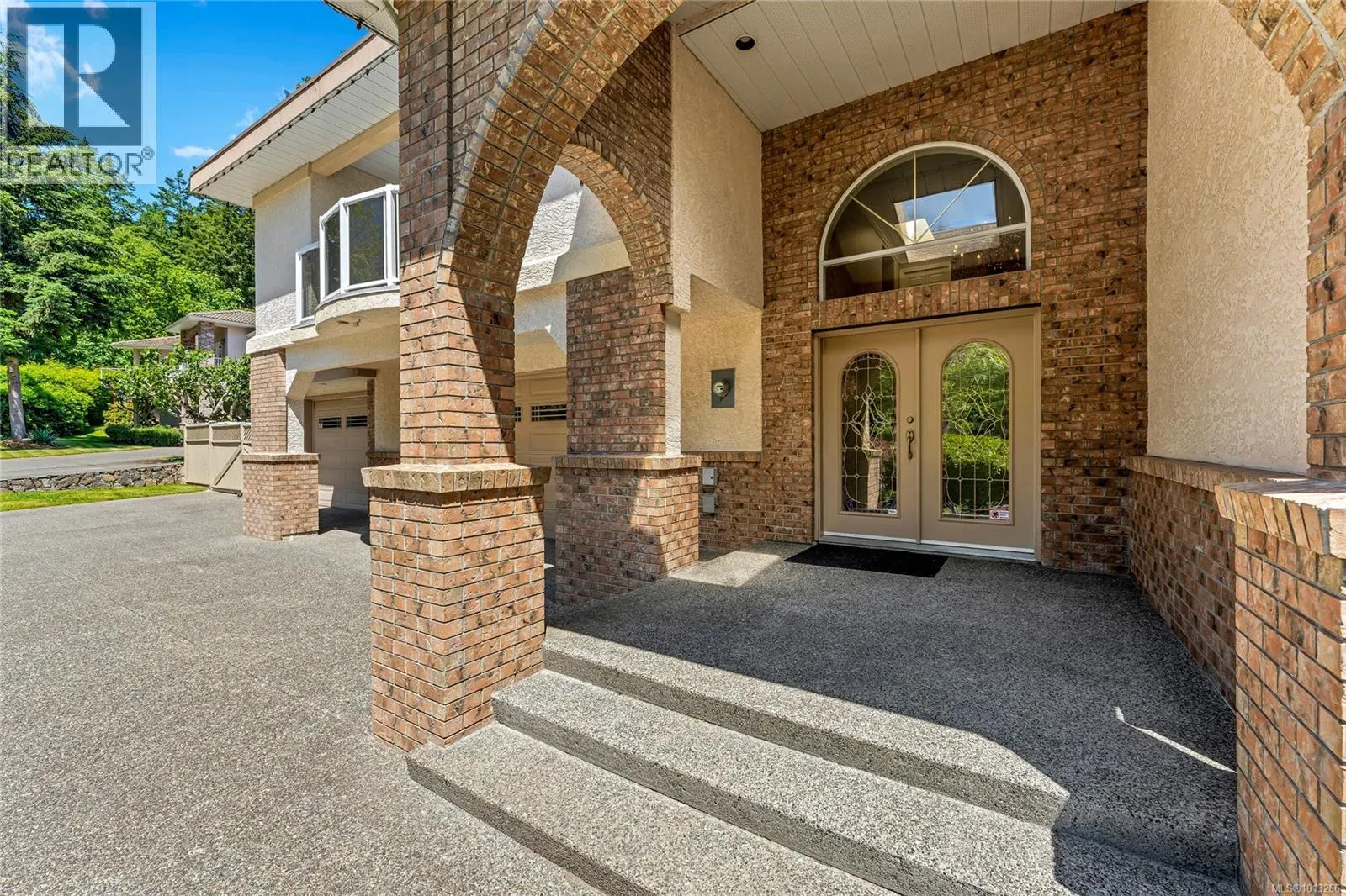 948 Boulderwood Rise