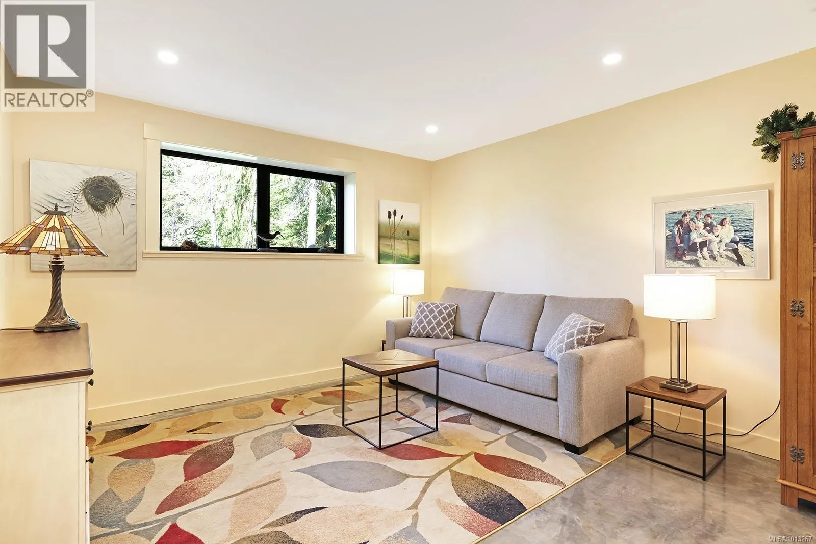 890 Cruikshank Ridge