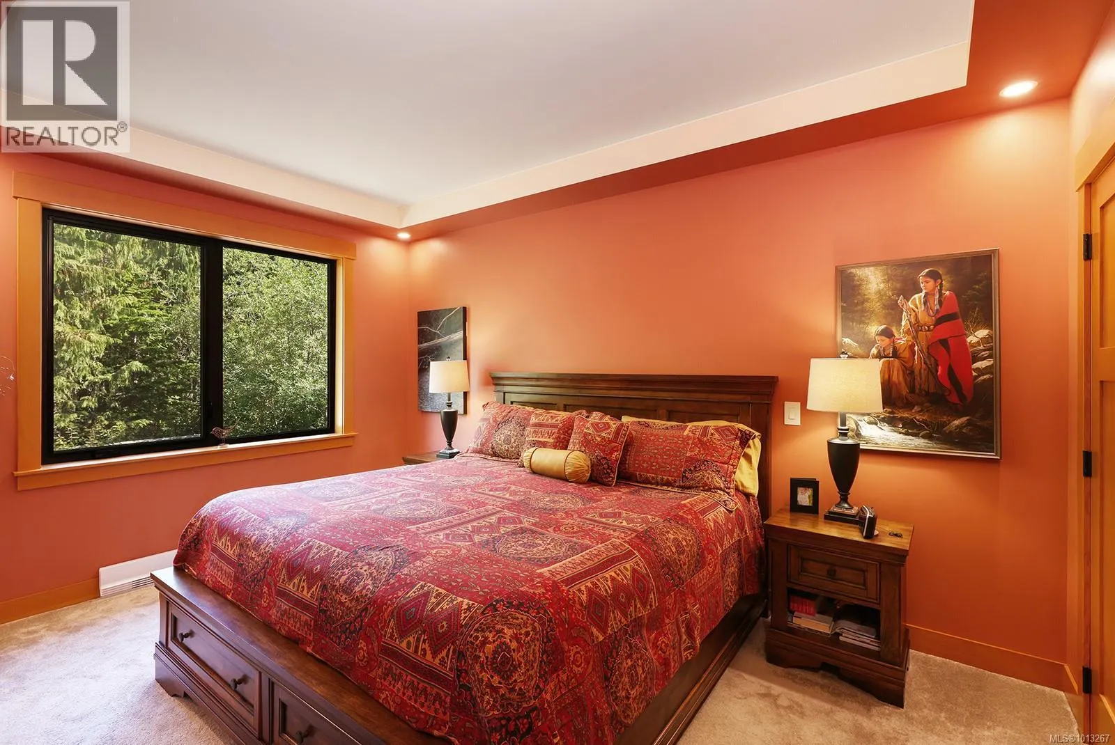 890 Cruikshank Ridge