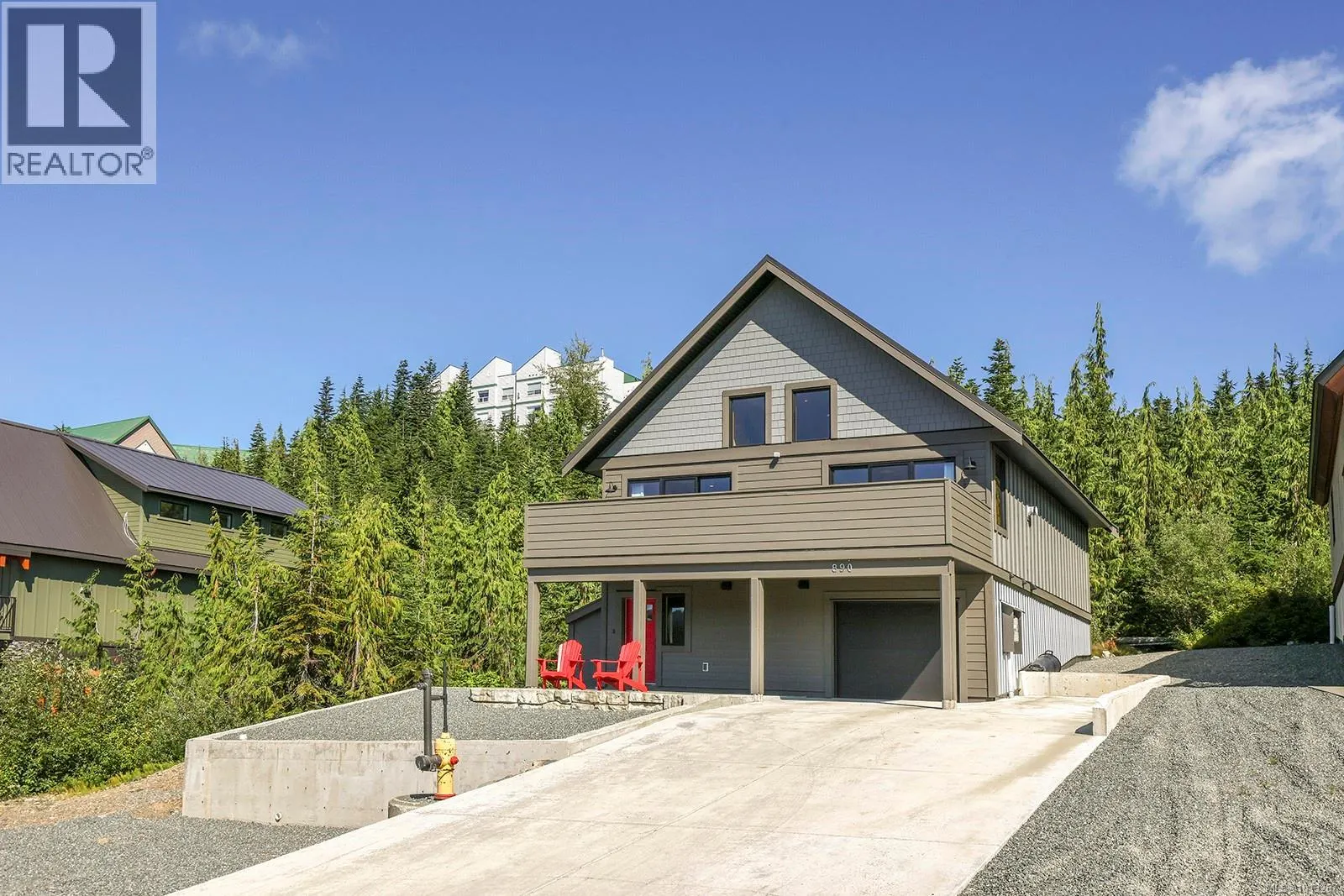 890 Cruikshank Ridge