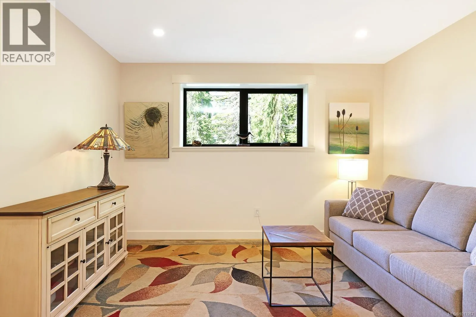 890 Cruikshank Ridge