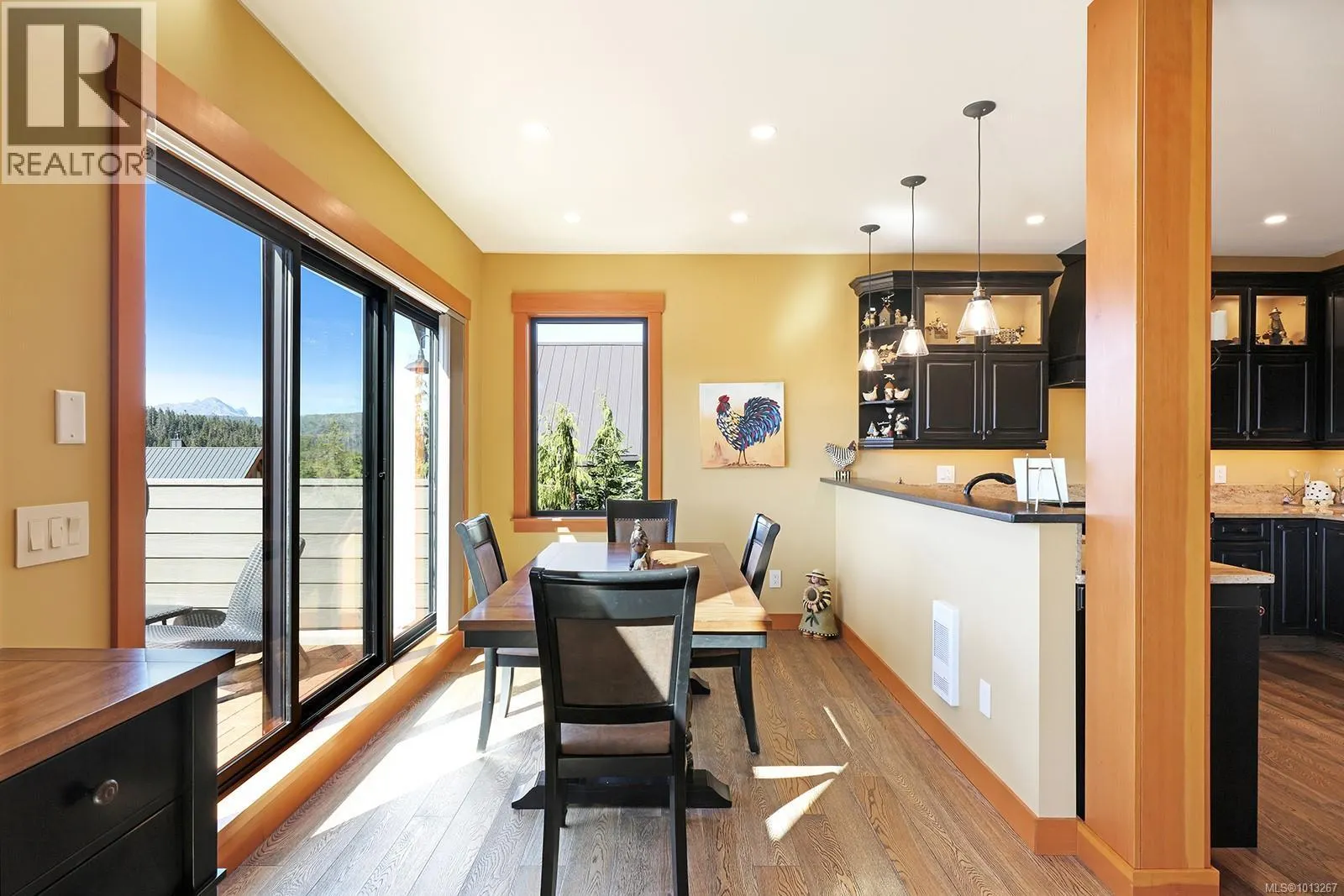 890 Cruikshank Ridge