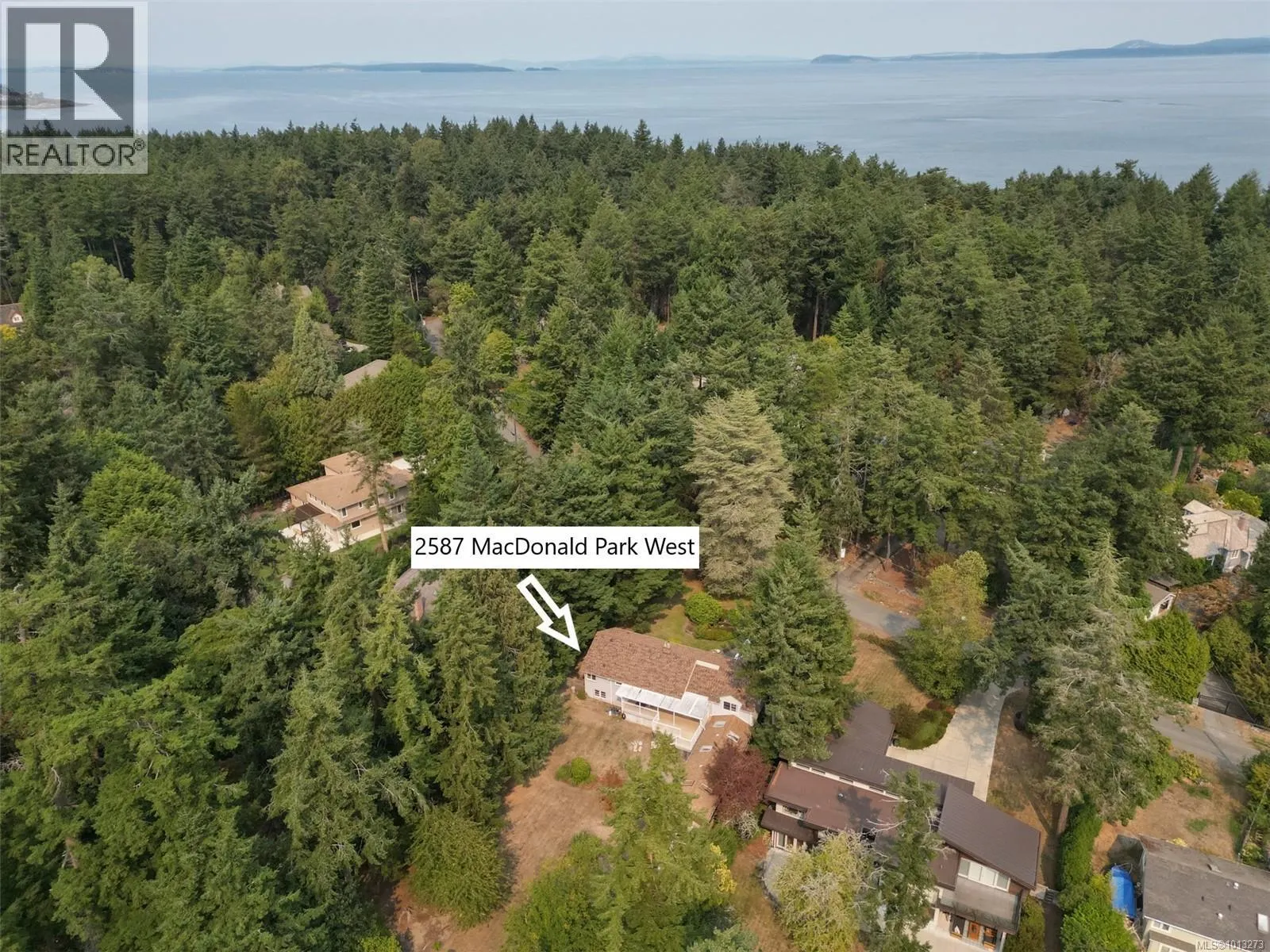 2587 MacDonald Dr W