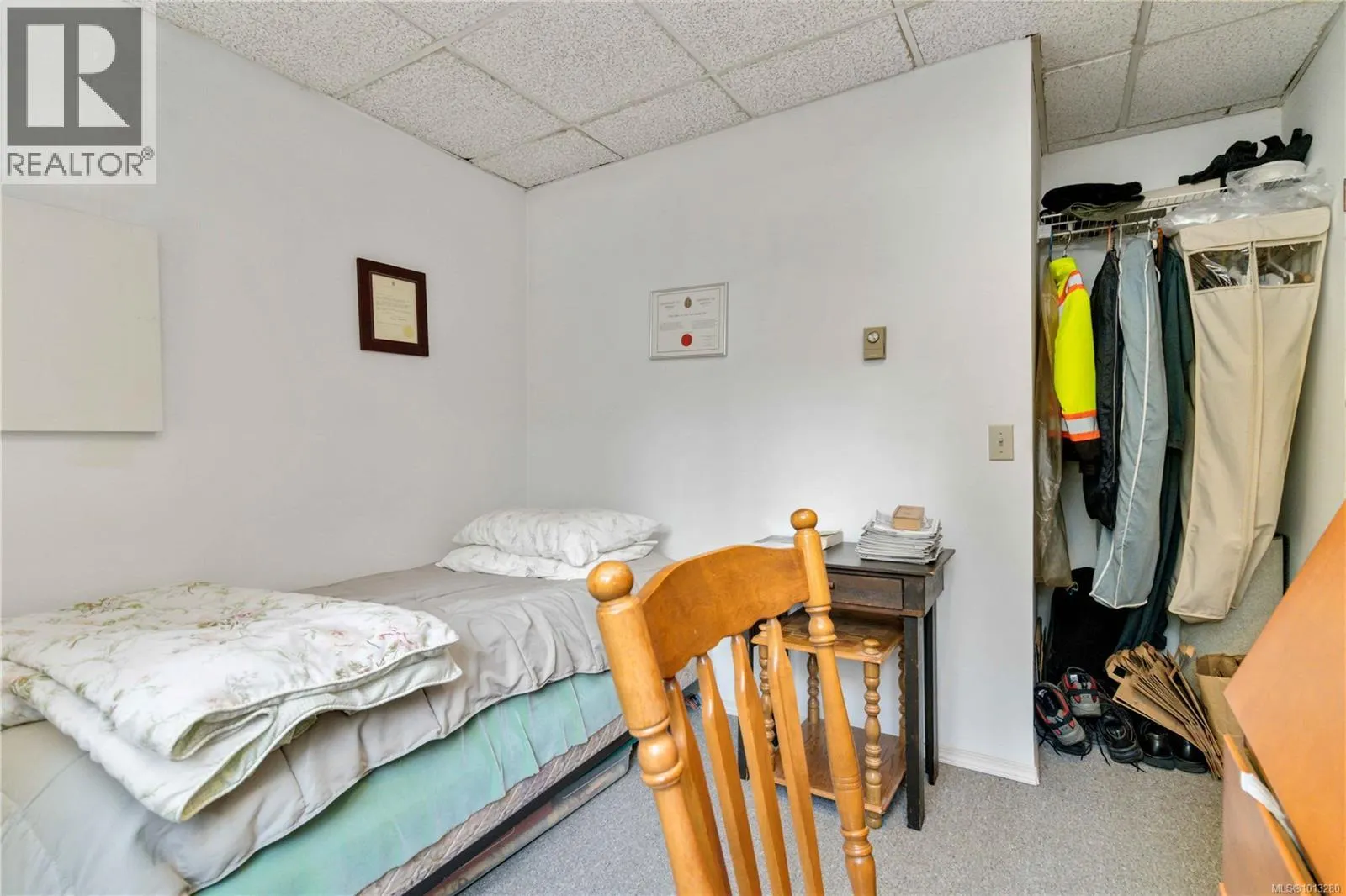 1385 Clun Pl
