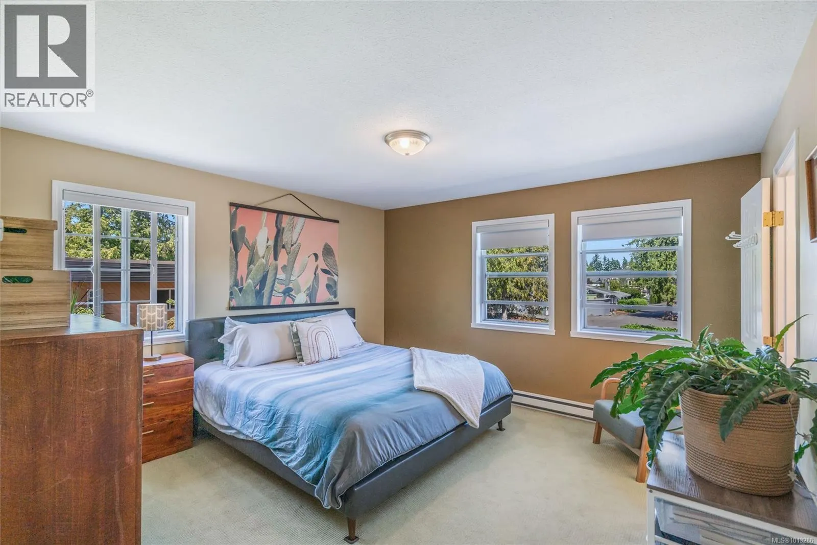 10 161 Fern Rd