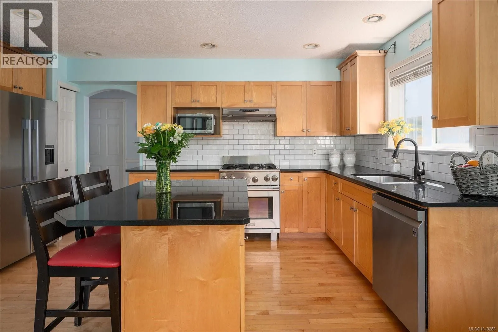5804 Quarry Cres