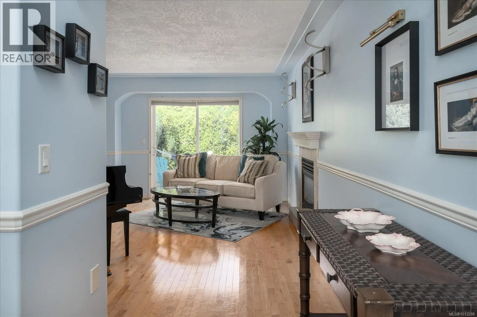 5804 Quarry Cres