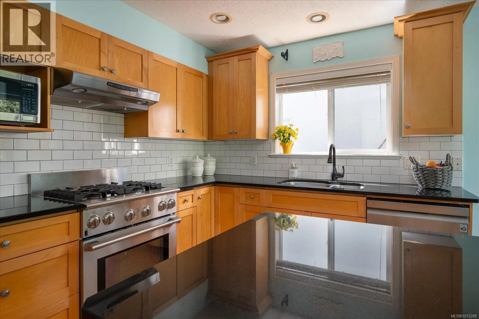 5804 Quarry Cres